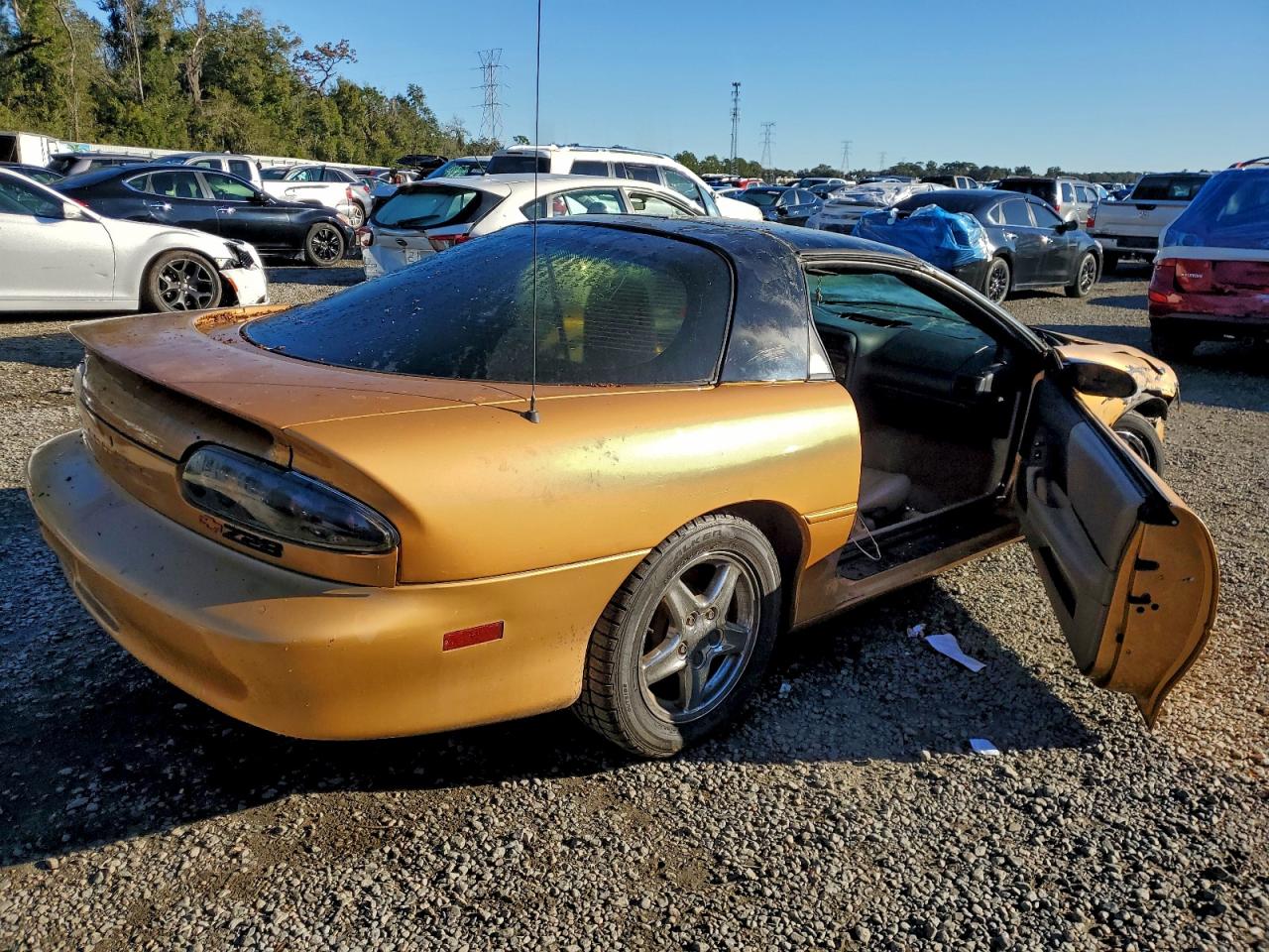 1998 Chevrolet Camaro Z28 Золотой vin: 2G1FP22G9W2149602