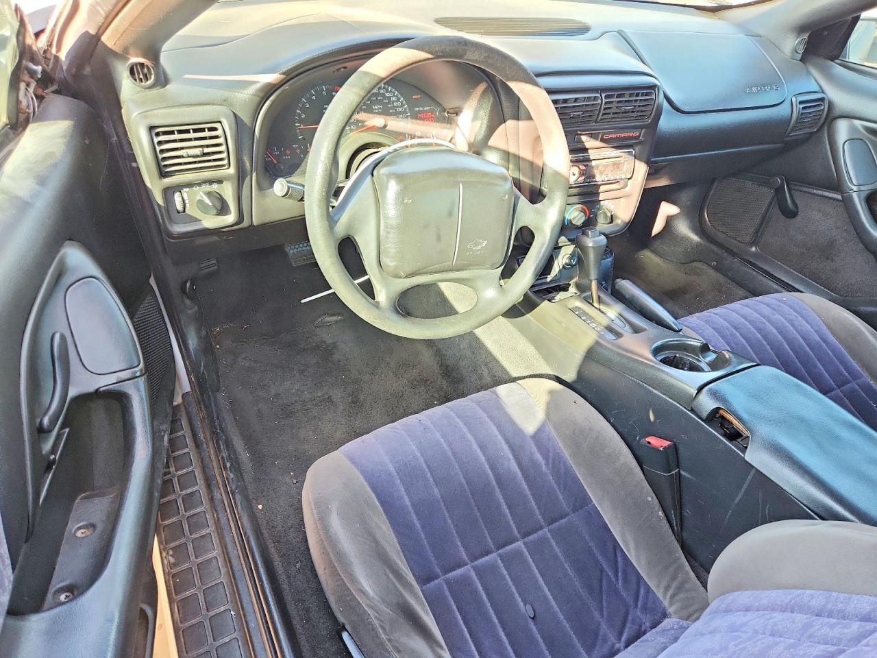2000 Chevrolet Camaro Z28 Серебряный vin: 2G1FP22G9Y2132222