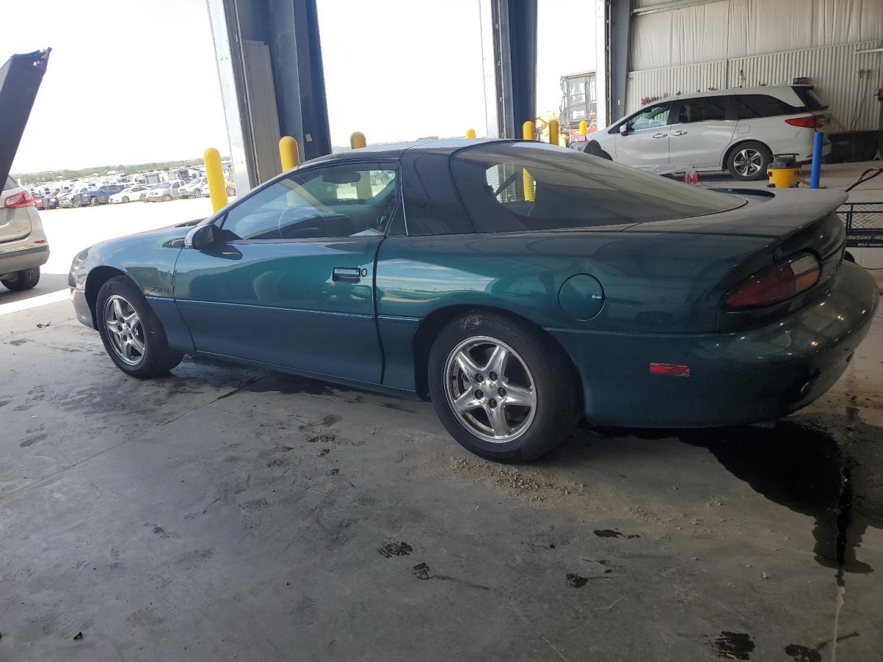 1998 Chevrolet Camaro Z28 Green vin: 2G1FP22GXW2114857