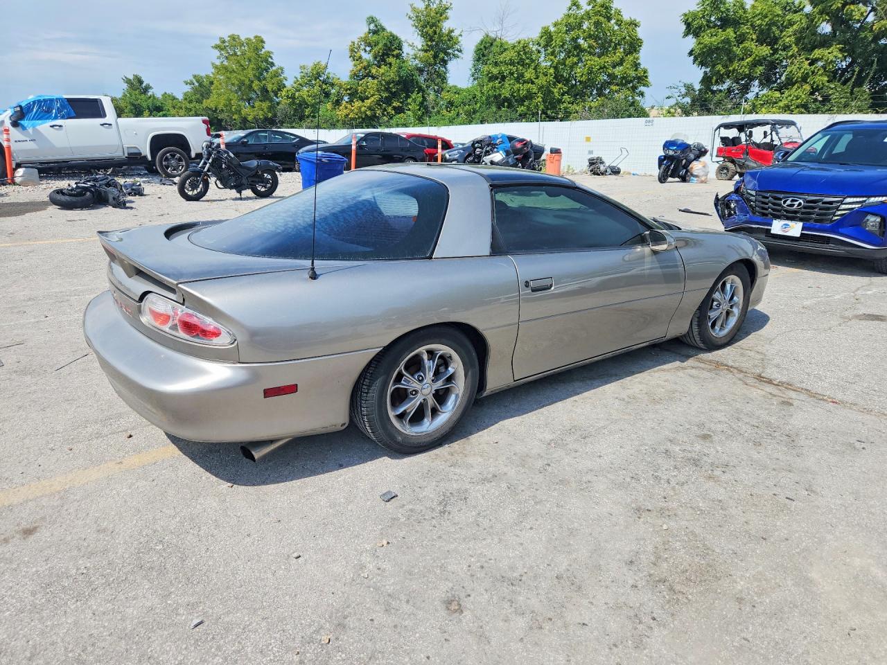 2001 Chevrolet Camaro Silver vin: 2G1FP22K012103539
