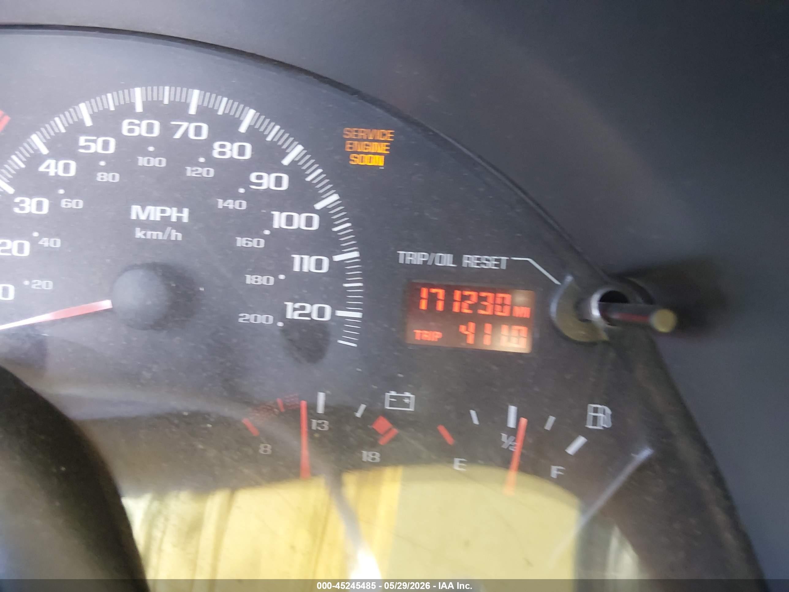 2002 Chevrolet Camaro   Red vin: 2G1FP22K022170692