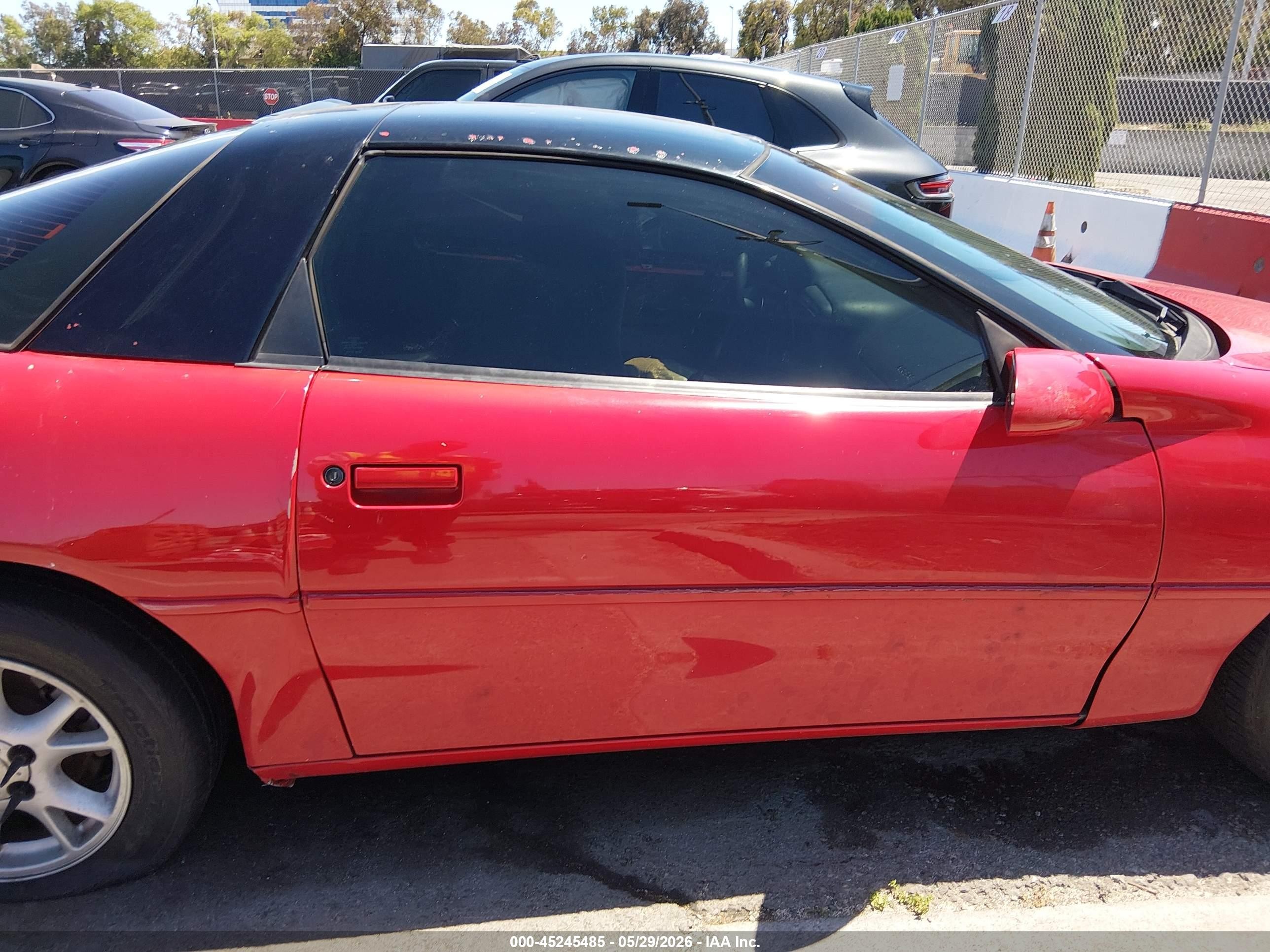 2002 Chevrolet Camaro   Red vin: 2G1FP22K022170692