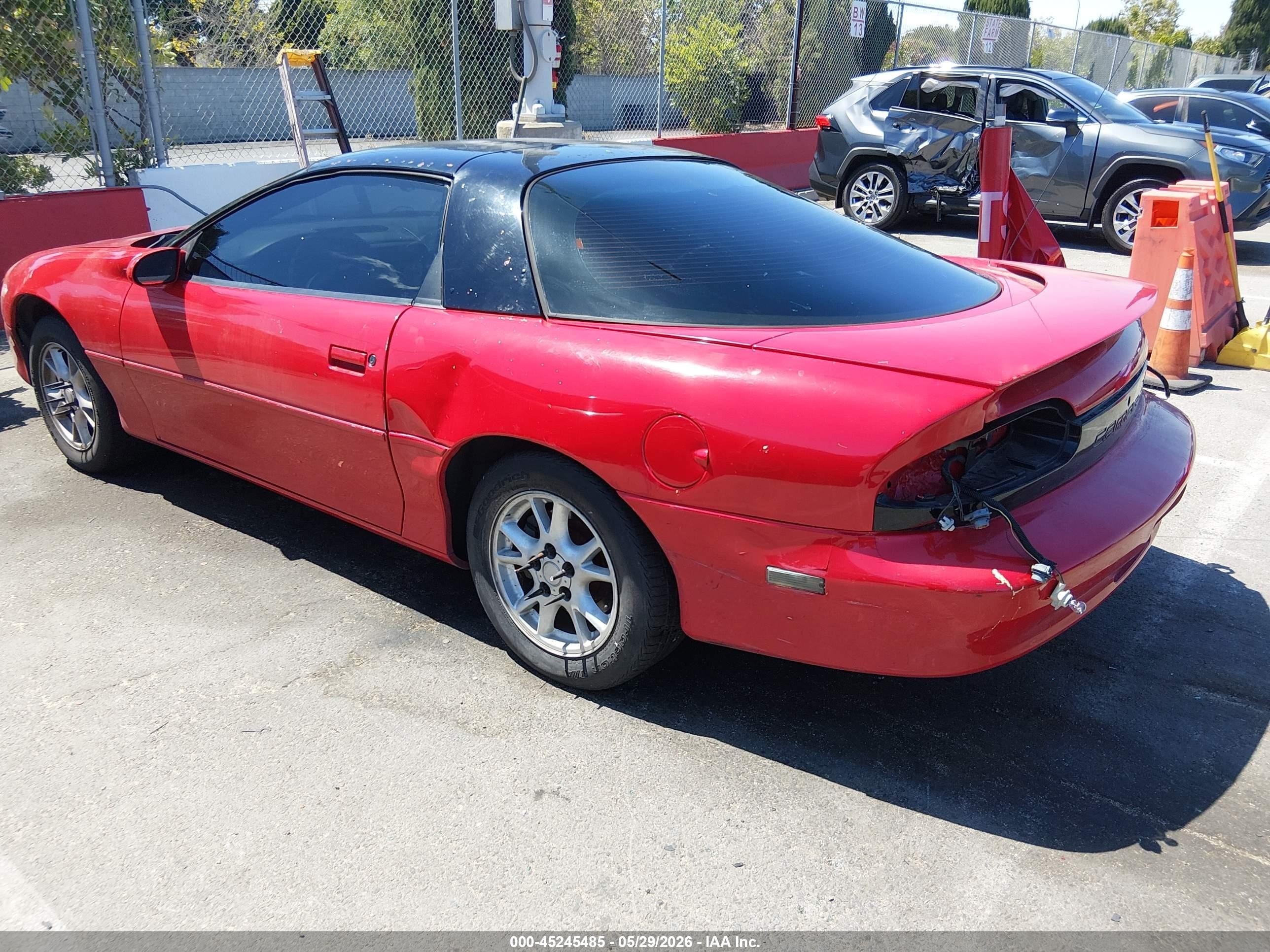 2002 Chevrolet Camaro   Red vin: 2G1FP22K022170692