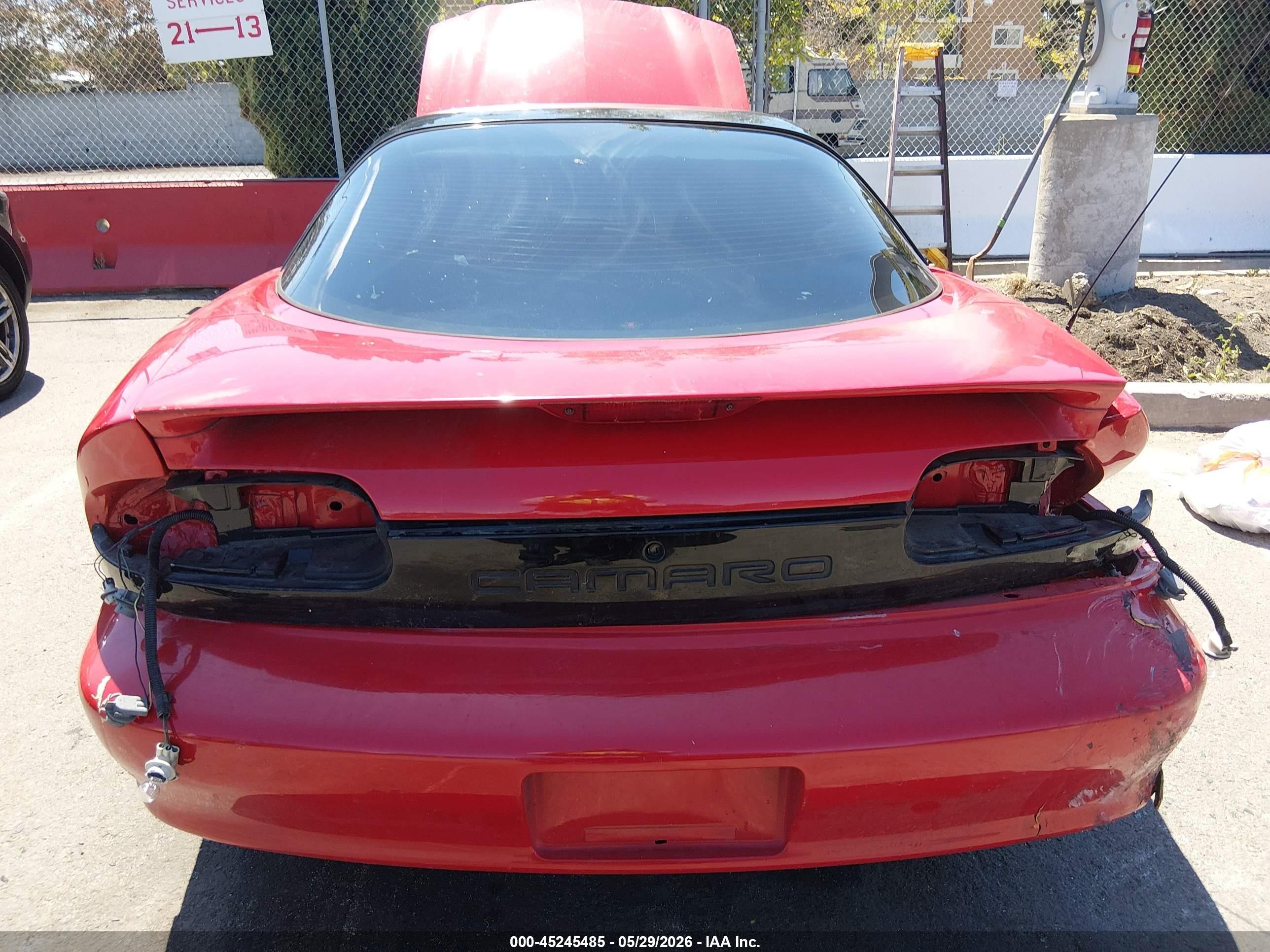 2002 Chevrolet Camaro   Red vin: 2G1FP22K022170692