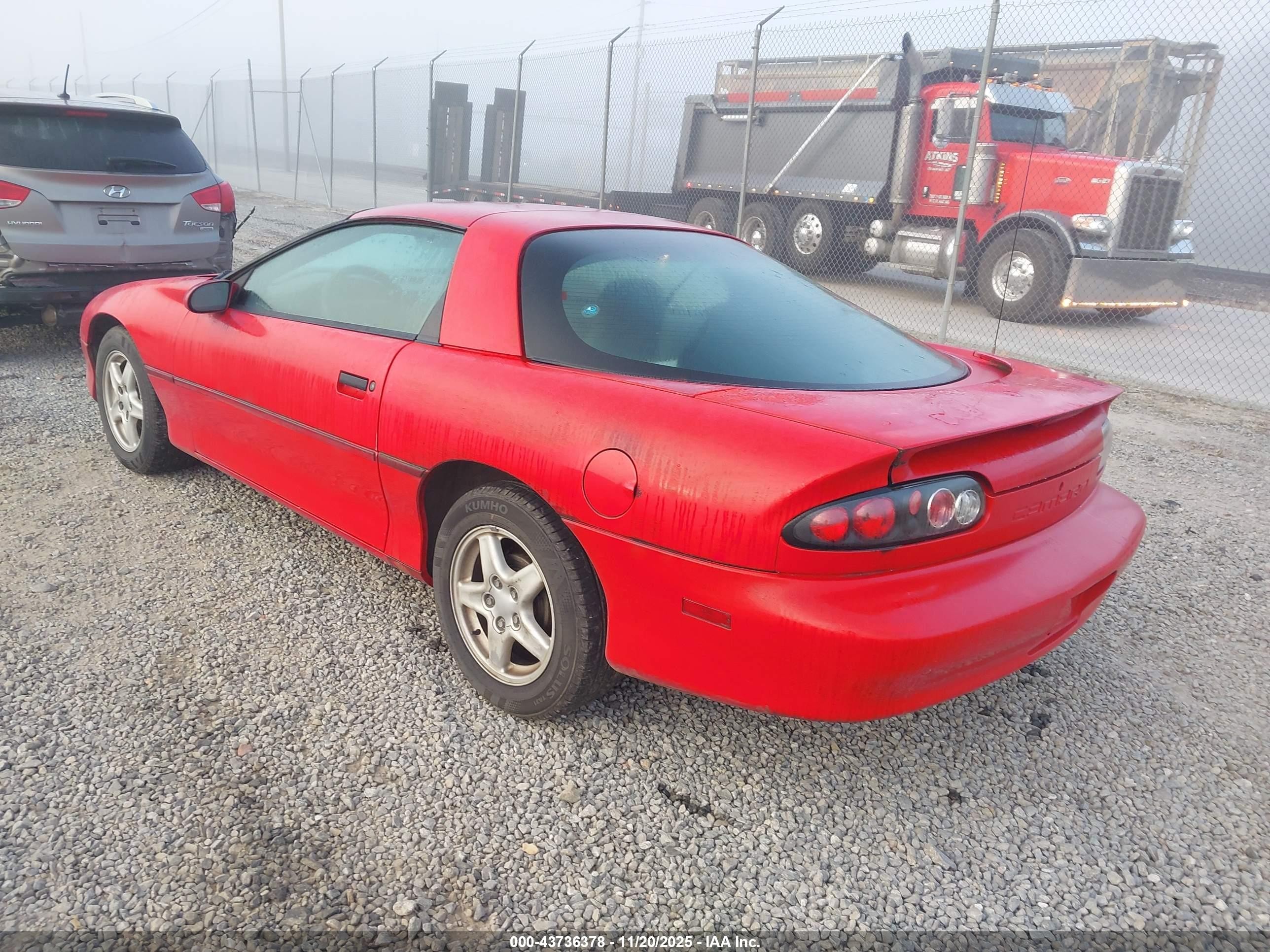 1997 Chevrolet Camaro   Red vin: 2G1FP22K0V2154853