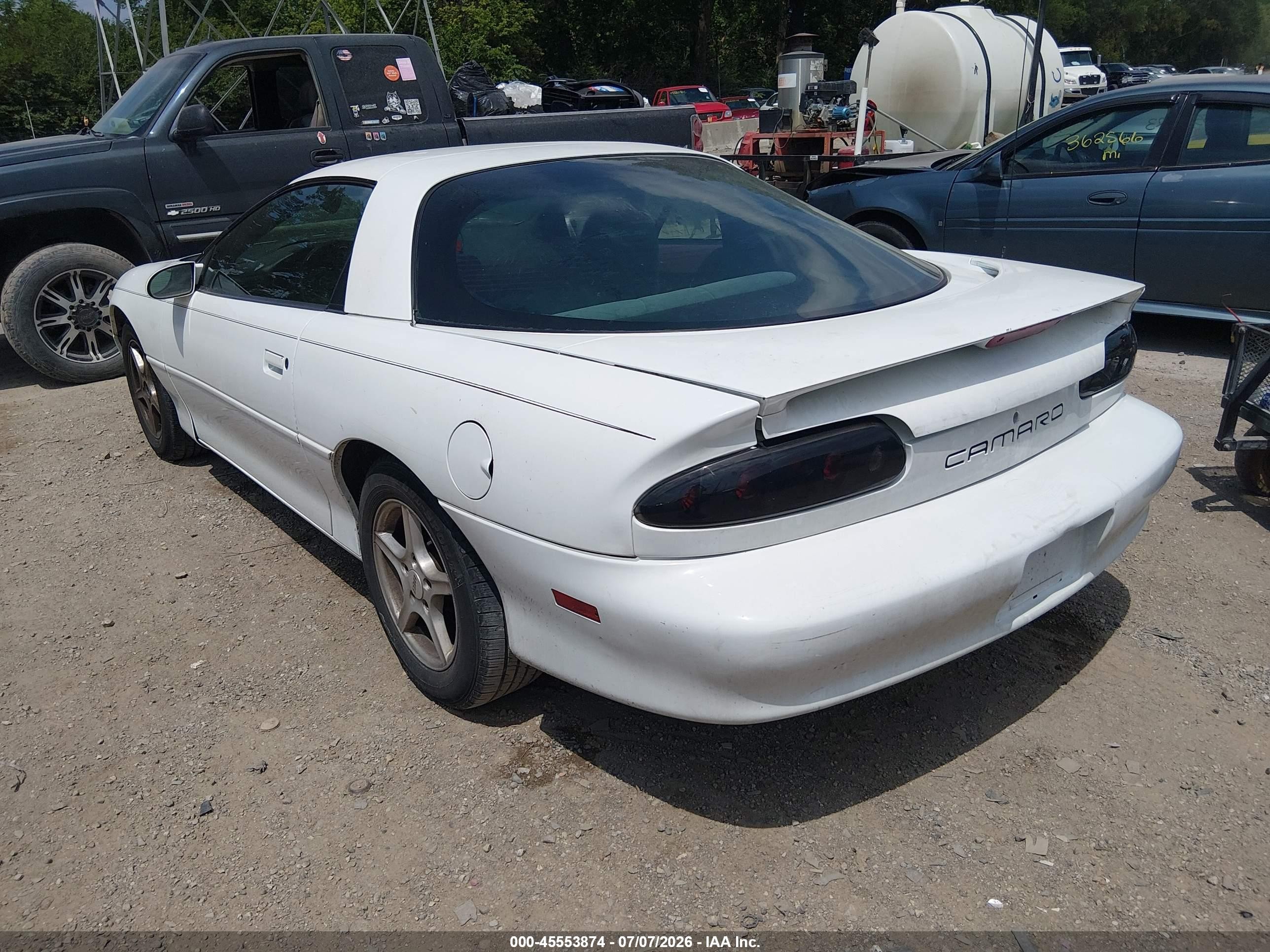 1998 Chevrolet Camaro   White vin: 2G1FP22K0W2132692
