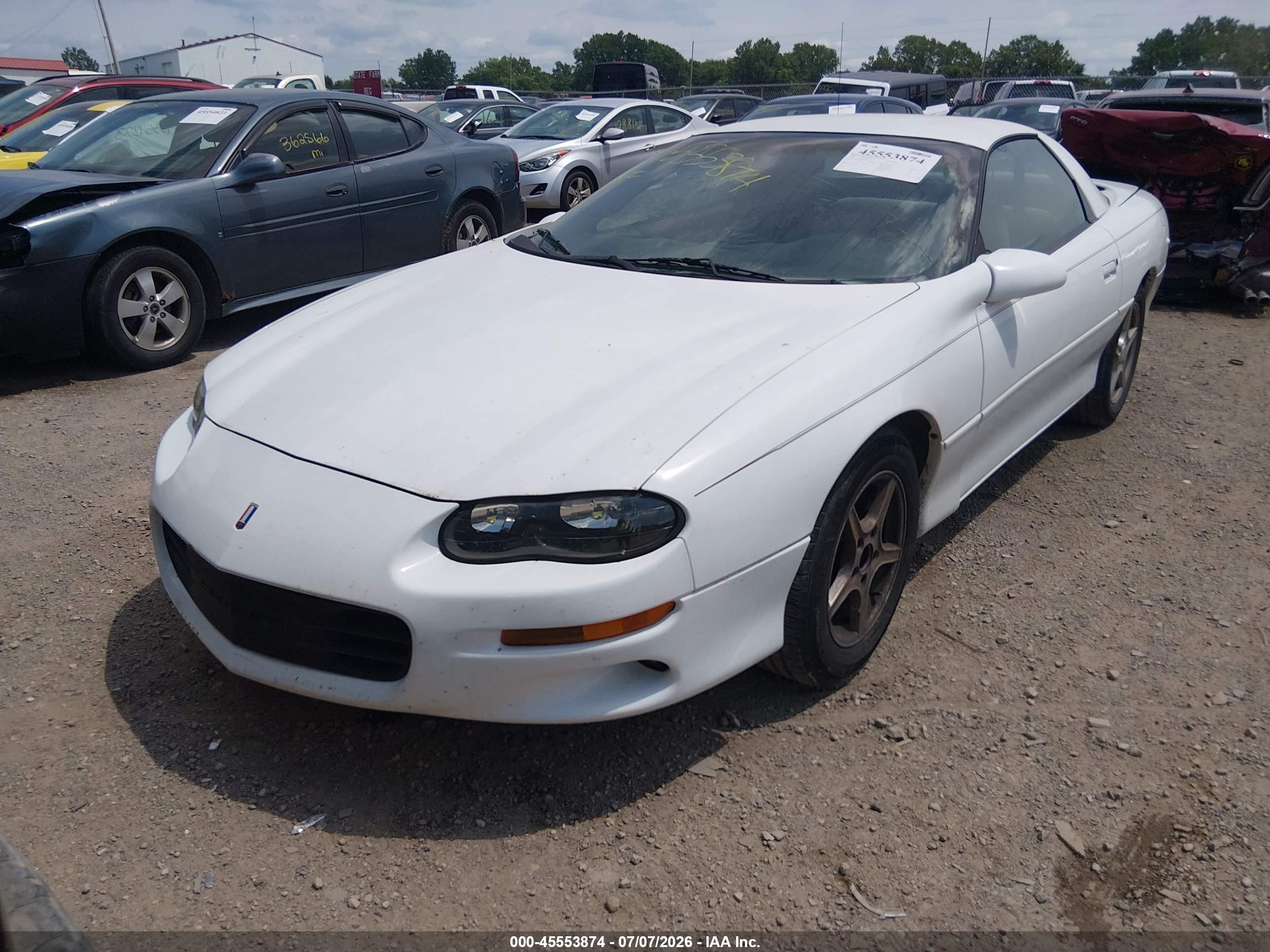 1998 Chevrolet Camaro   White vin: 2G1FP22K0W2132692