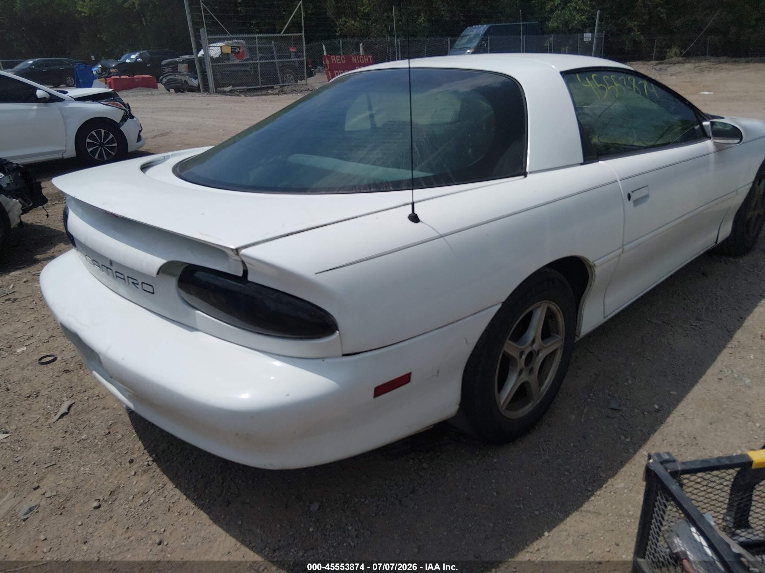 1998 Chevrolet Camaro   White vin: 2G1FP22K0W2132692