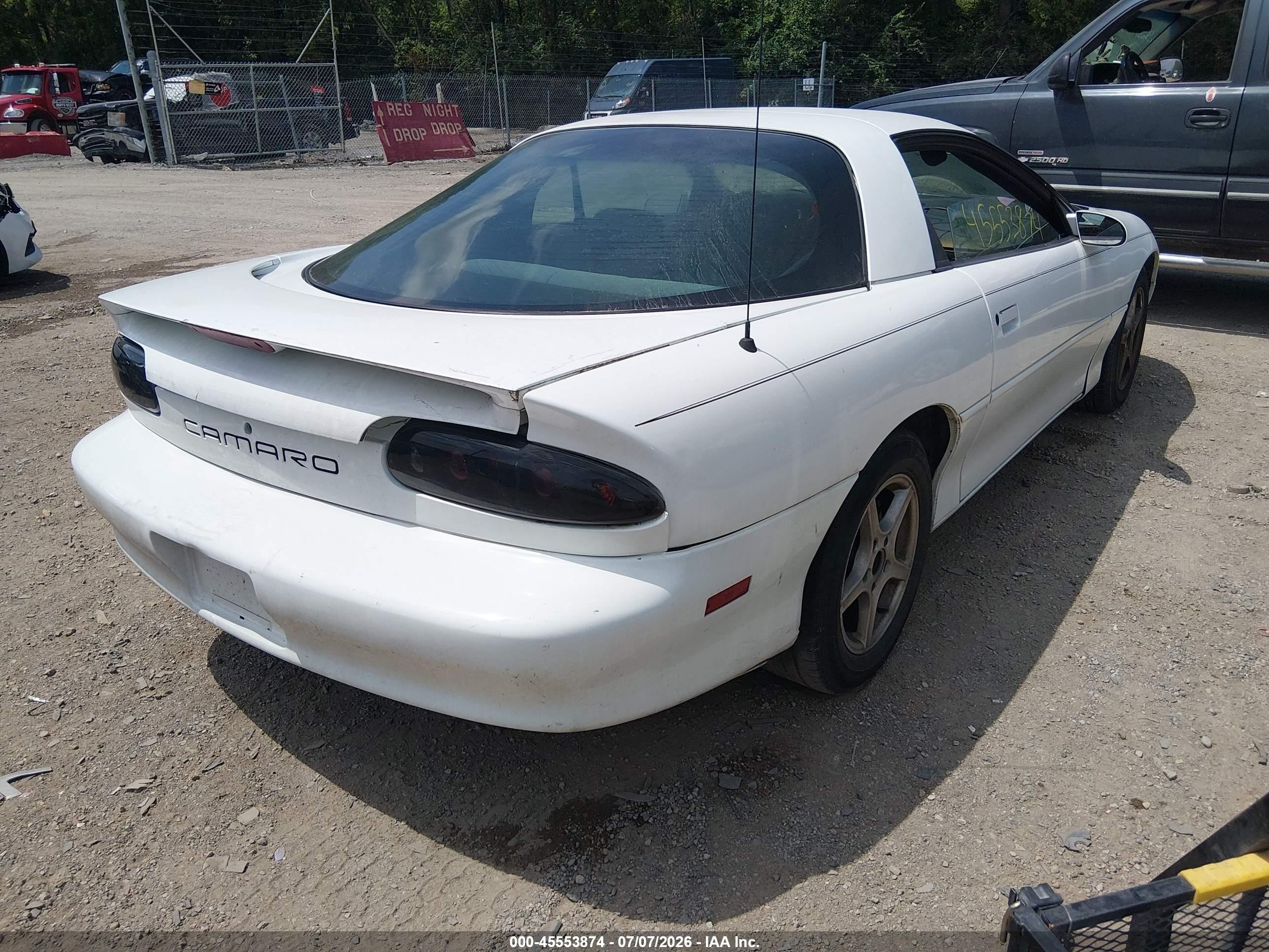 1998 Chevrolet Camaro   White vin: 2G1FP22K0W2132692