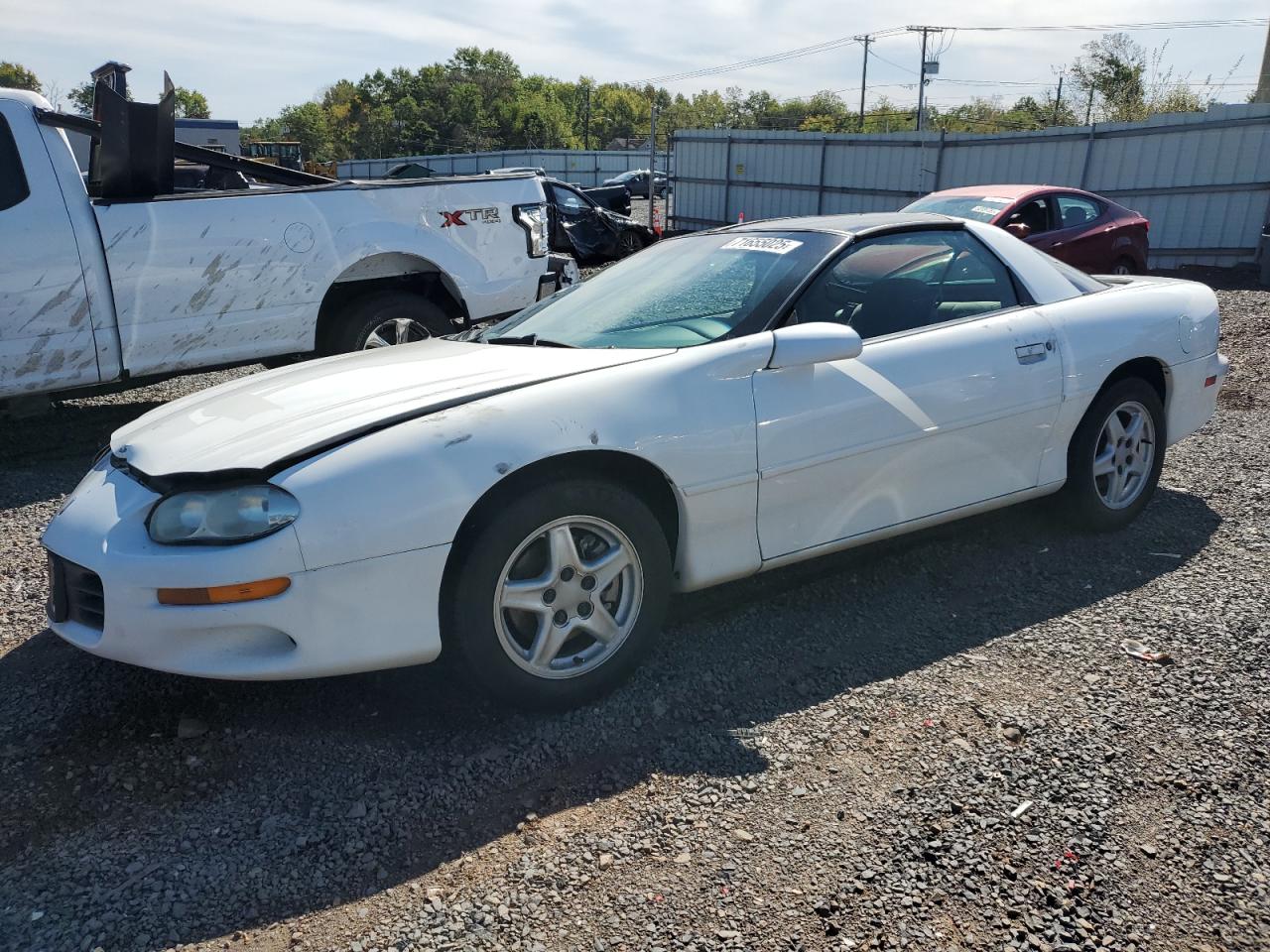 1998 Chevrolet Camaro White vin: 2G1FP22K0W2150528