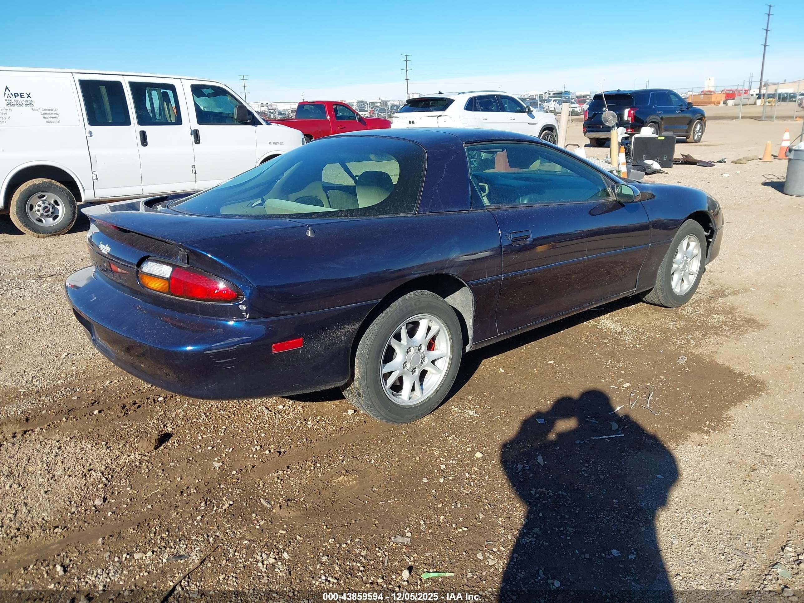 1999 Chevrolet Camaro   Blue vin: 2G1FP22K0X2119068
