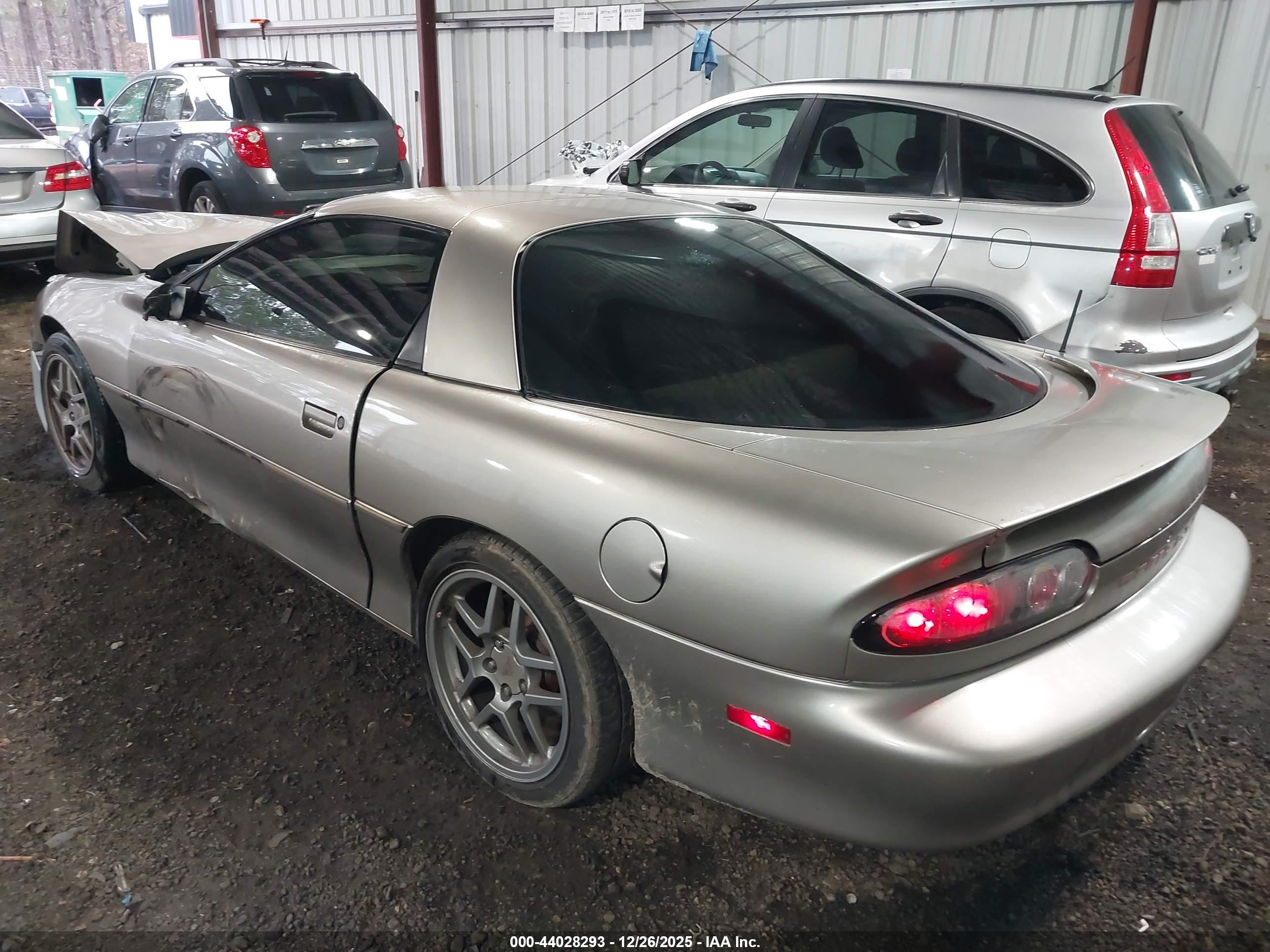 2002 Chevrolet Camaro   Коричневый vin: 2G1FP22K122109867
