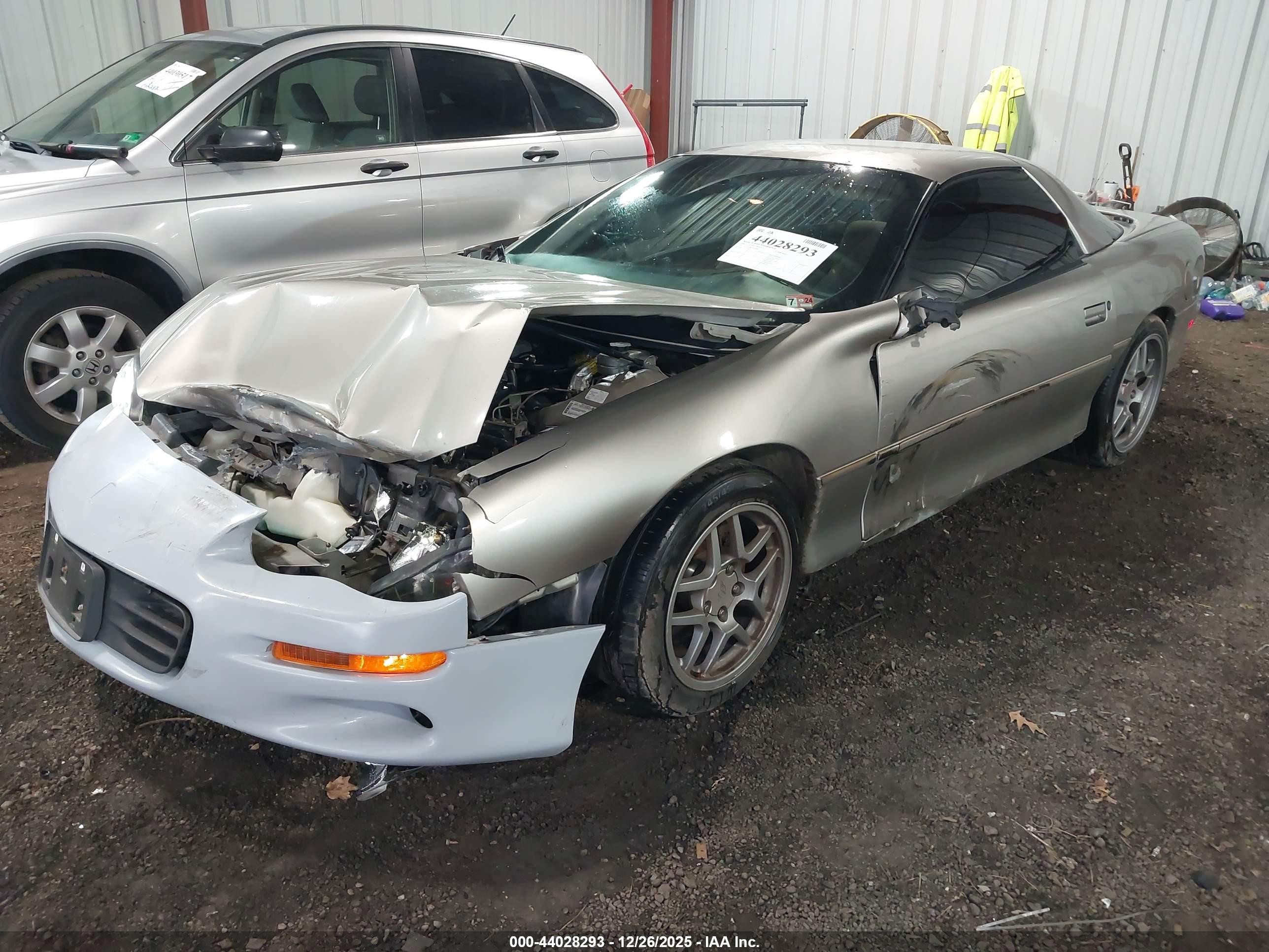 2002 Chevrolet Camaro   Коричневый vin: 2G1FP22K122109867
