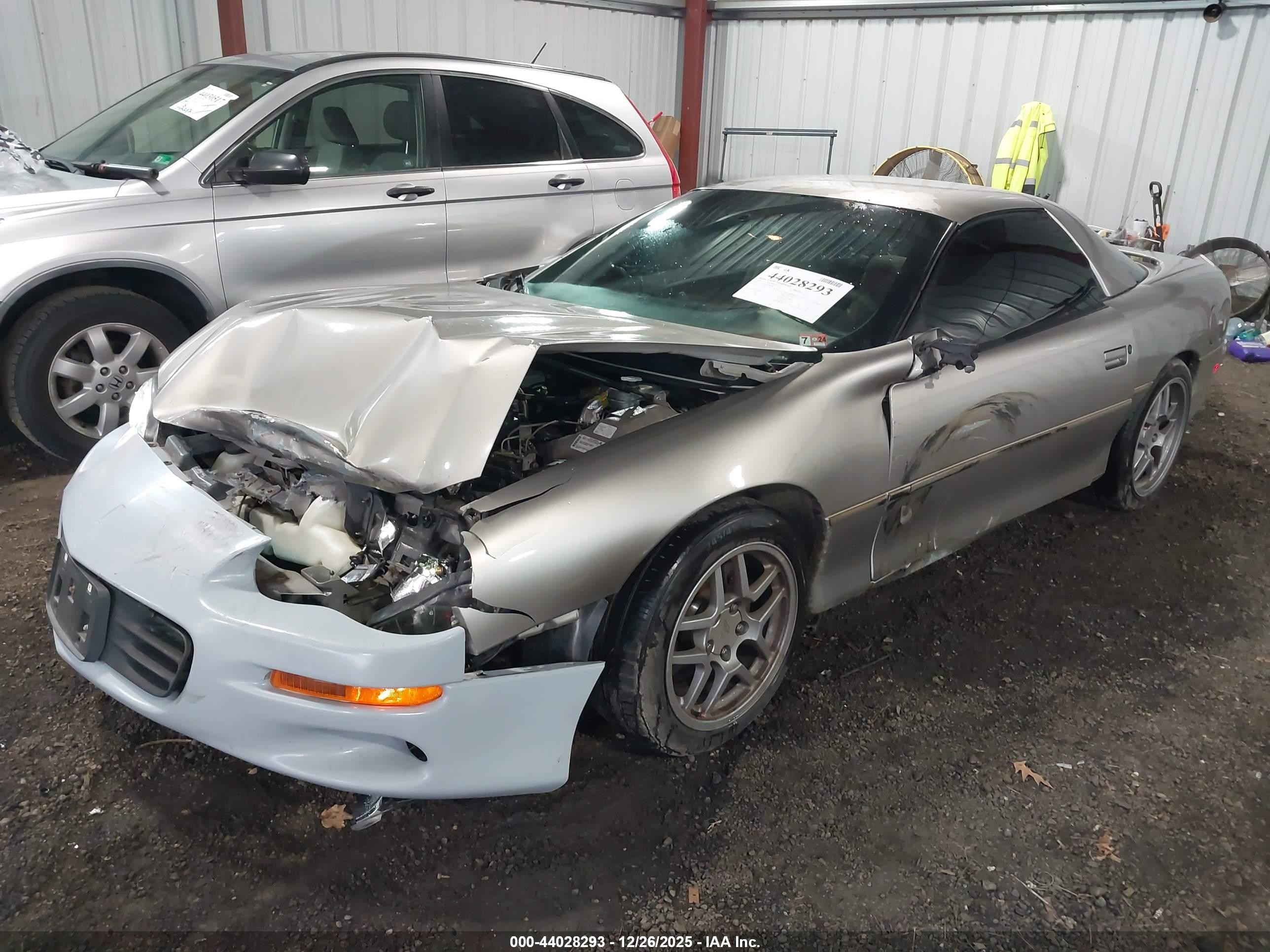 2002 Chevrolet Camaro   Коричневый vin: 2G1FP22K122109867