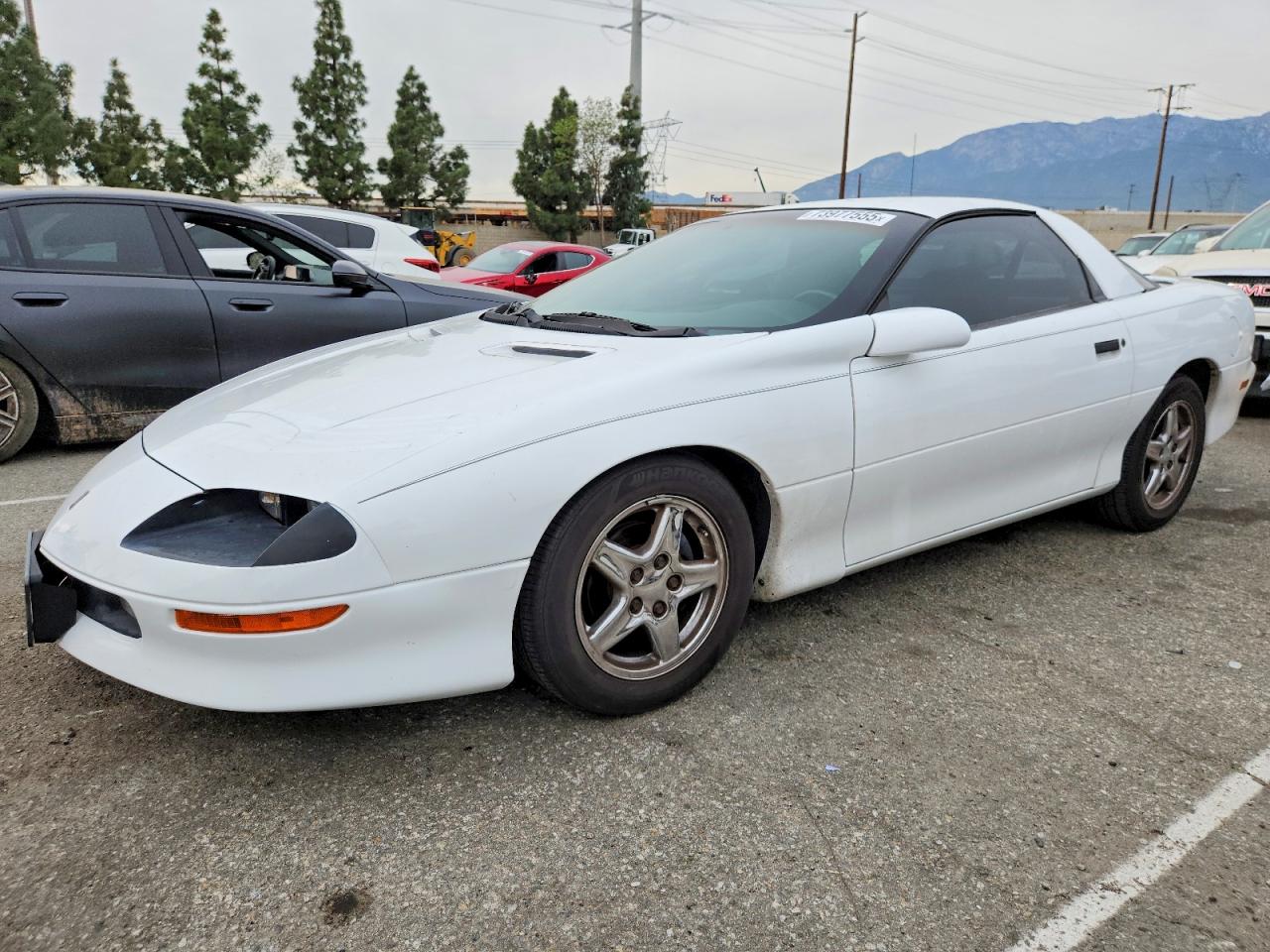 1997 Chevrolet Camaro Base White vin: 2G1FP22K1V2151962