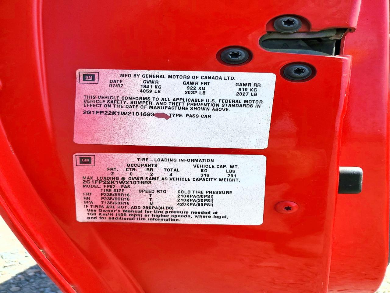 1998 Chev Camaro Red vin: 2G1FP22K1W2101693