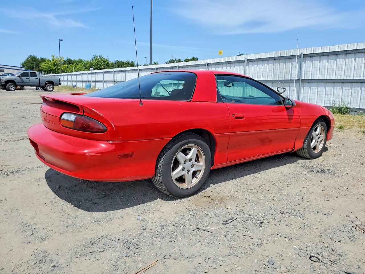 1998 Chev Camaro Red vin: 2G1FP22K1W2101693