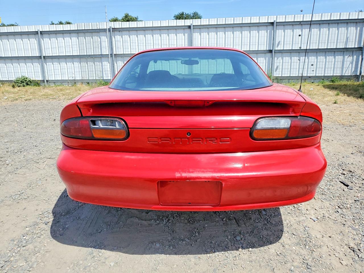 1998 Chev Camaro Red vin: 2G1FP22K1W2101693