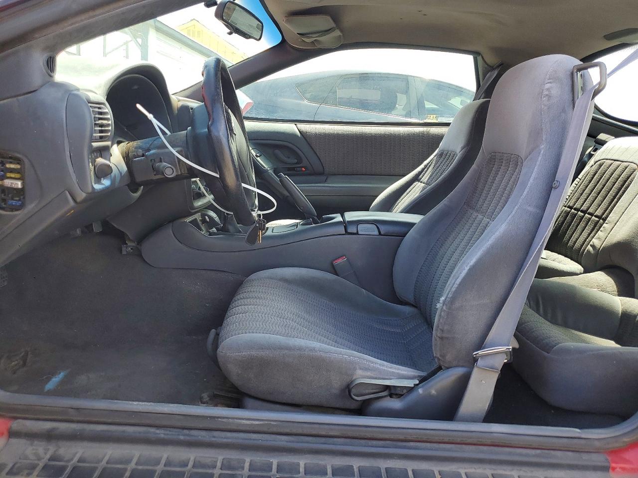 1998 Chev Camaro Red vin: 2G1FP22K1W2101693