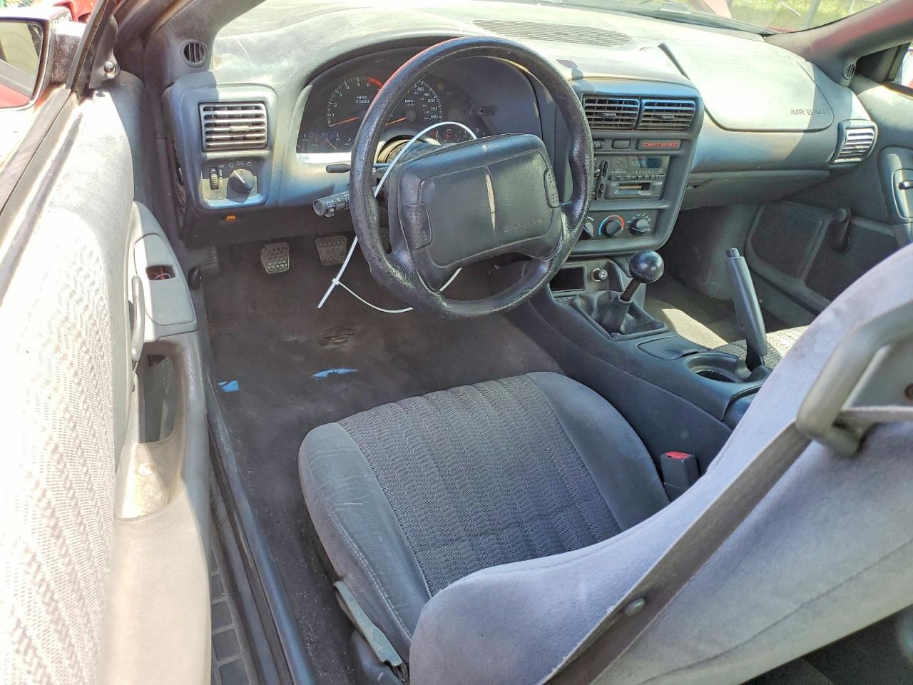 1998 Chev Camaro Red vin: 2G1FP22K1W2101693
