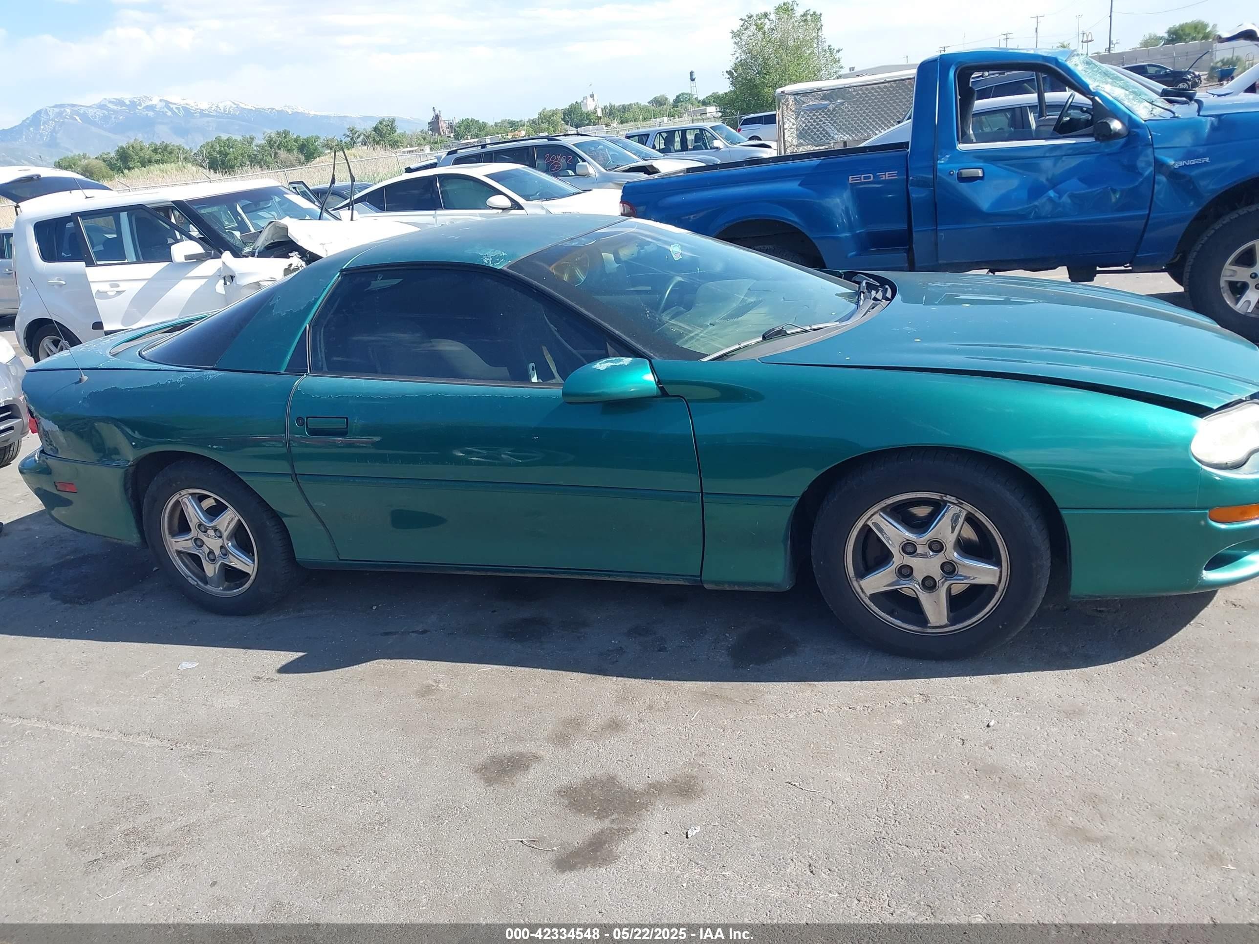1998 Chevrolet Camaro   Зеленый vin: 2G1FP22K1W2118137