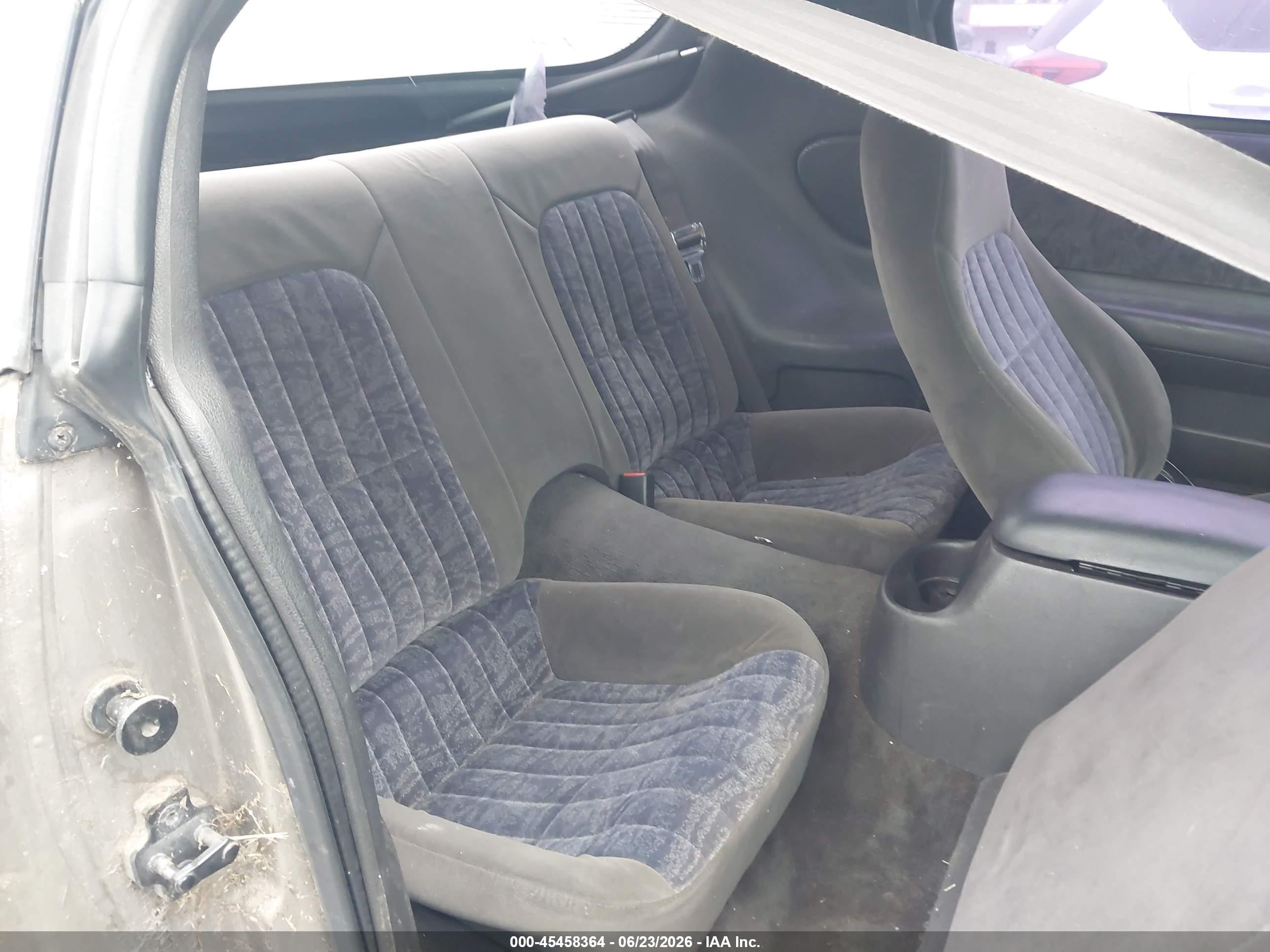 2001 Chevrolet Camaro   Silver vin: 2G1FP22K212119693
