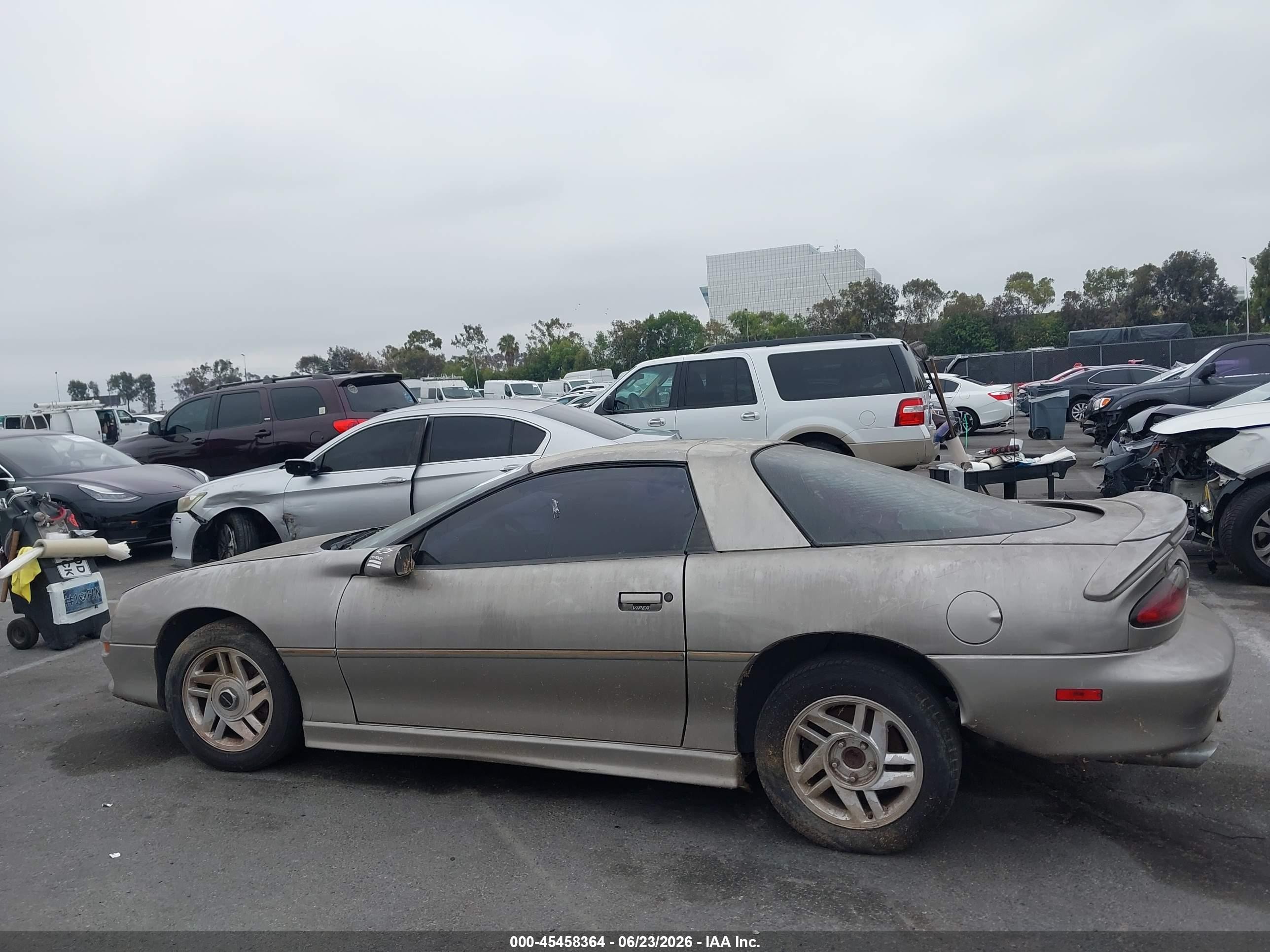 2001 Chevrolet Camaro   Silver vin: 2G1FP22K212119693