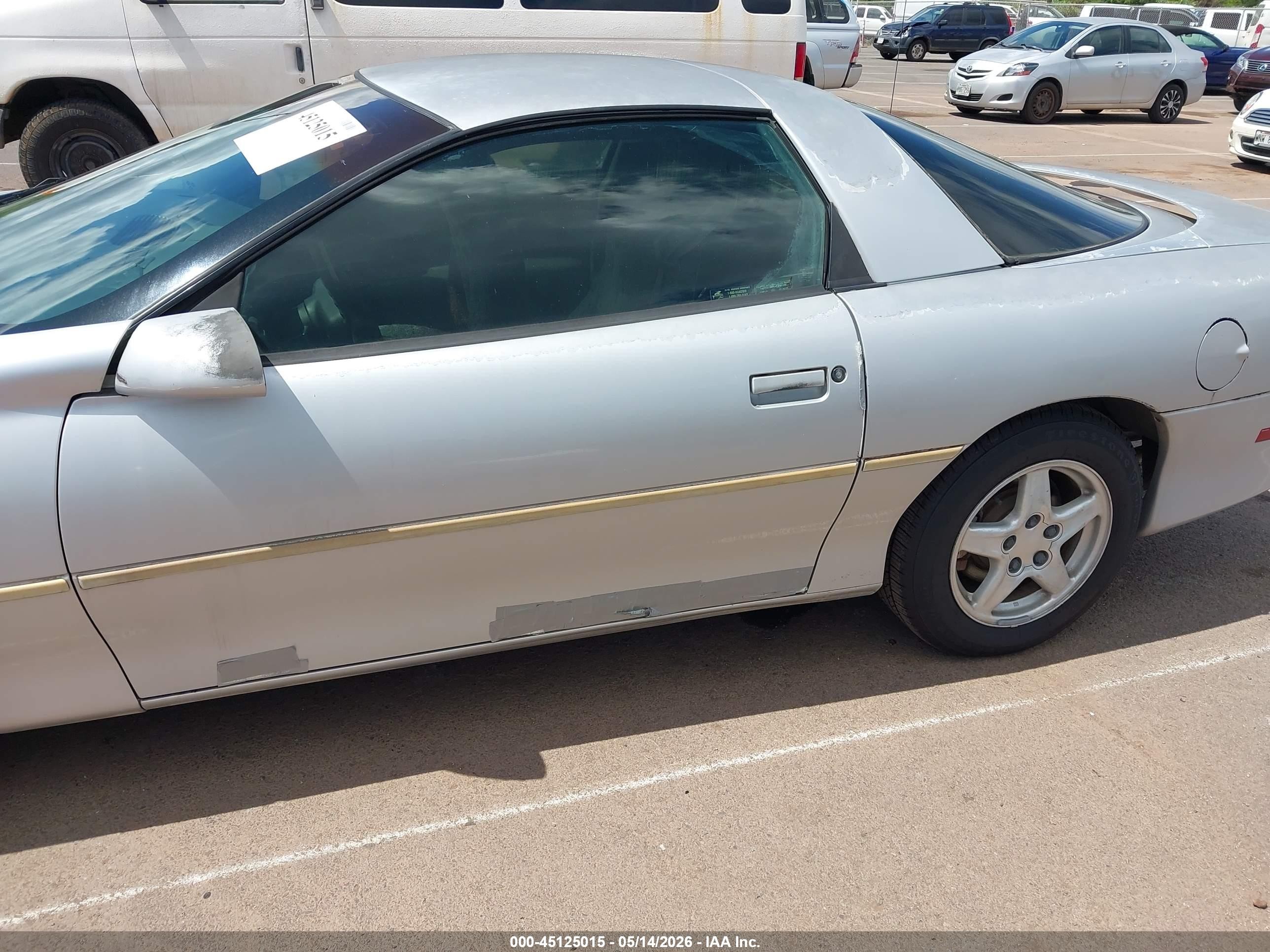 1998 Chevrolet Camaro   Silver vin: 2G1FP22K2W2100939