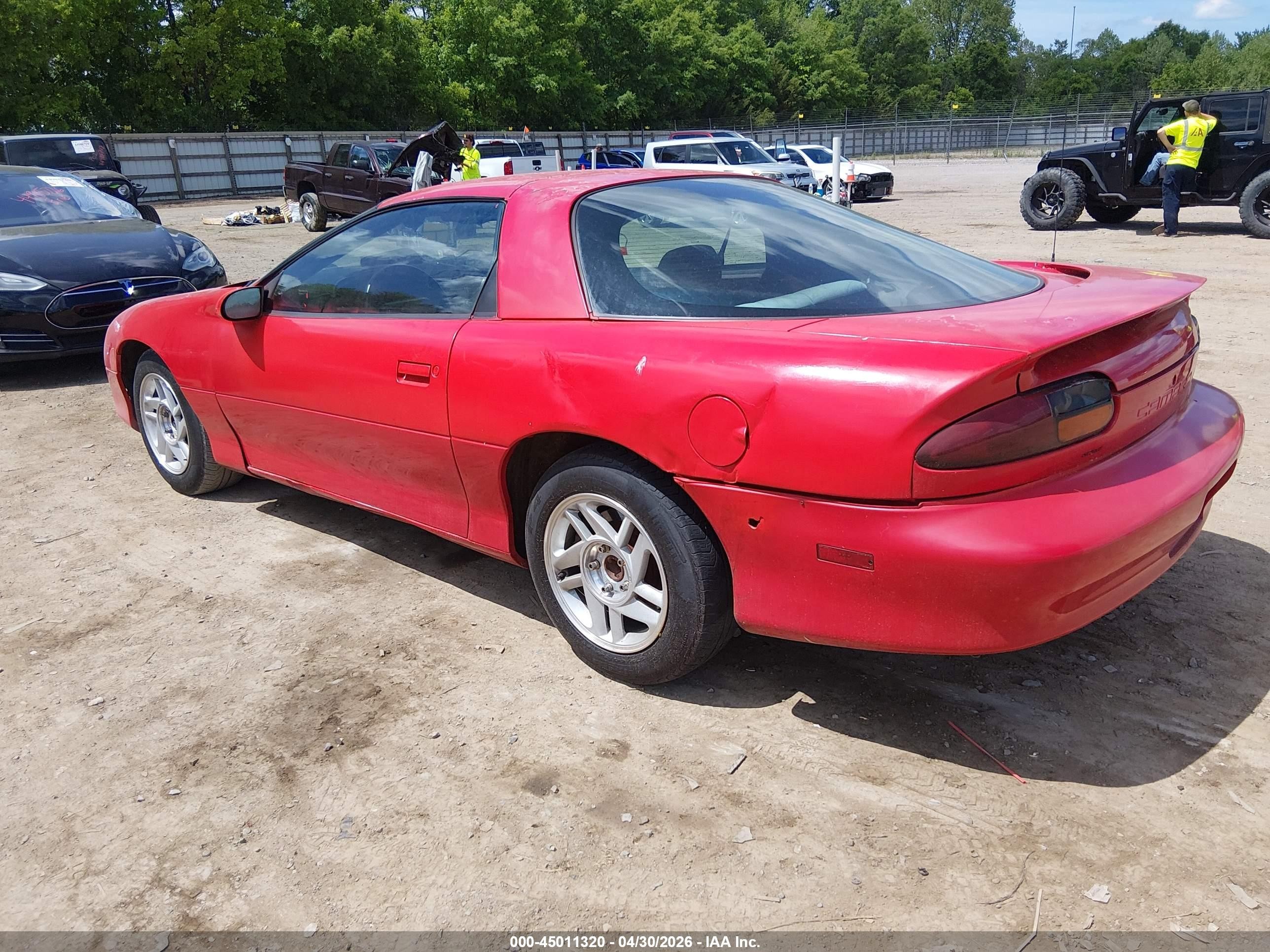 1998 Chevrolet Camaro   Red vin: 2G1FP22K2W2131348
