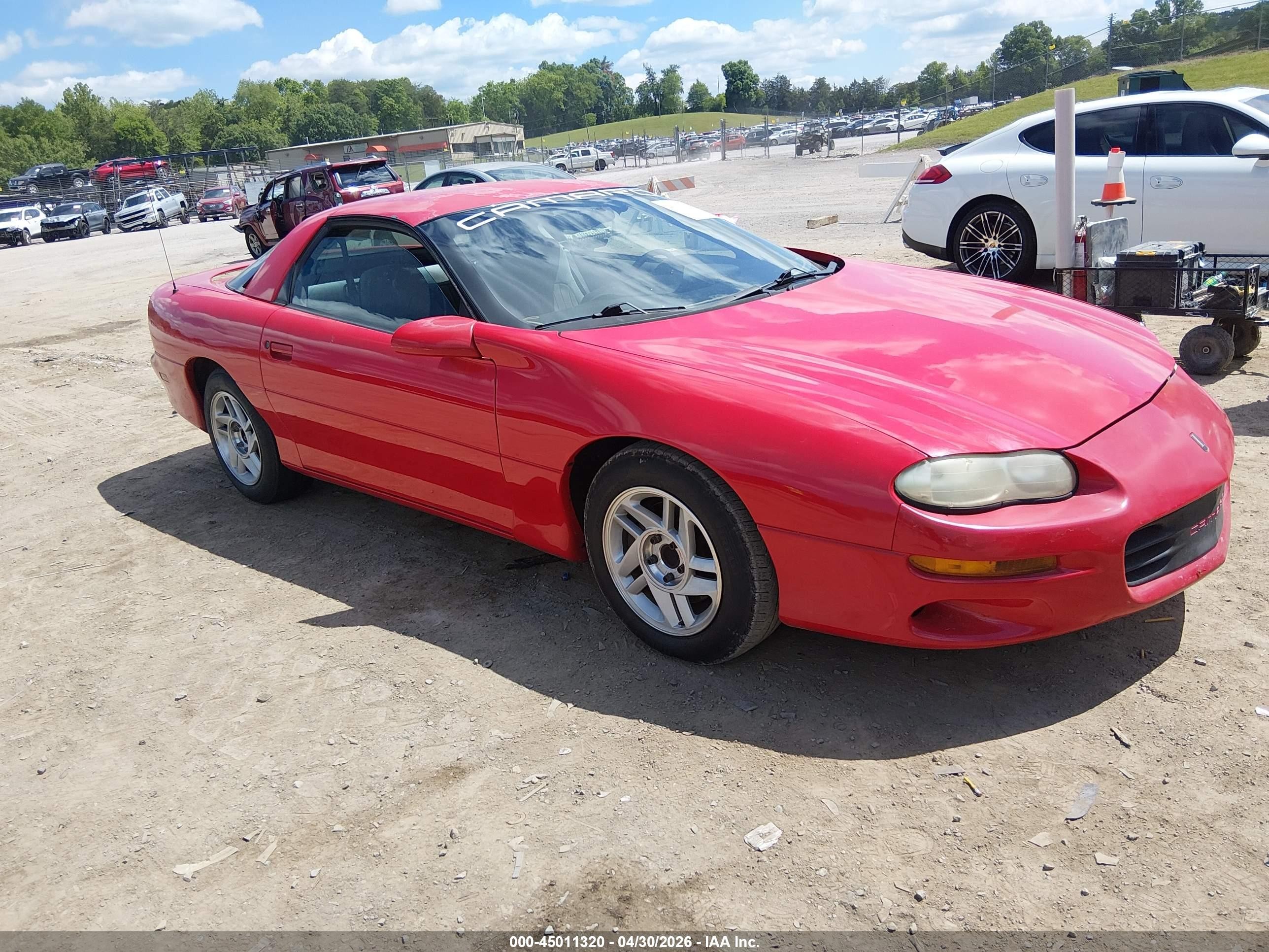 1998 Chevrolet Camaro   Red vin: 2G1FP22K2W2131348