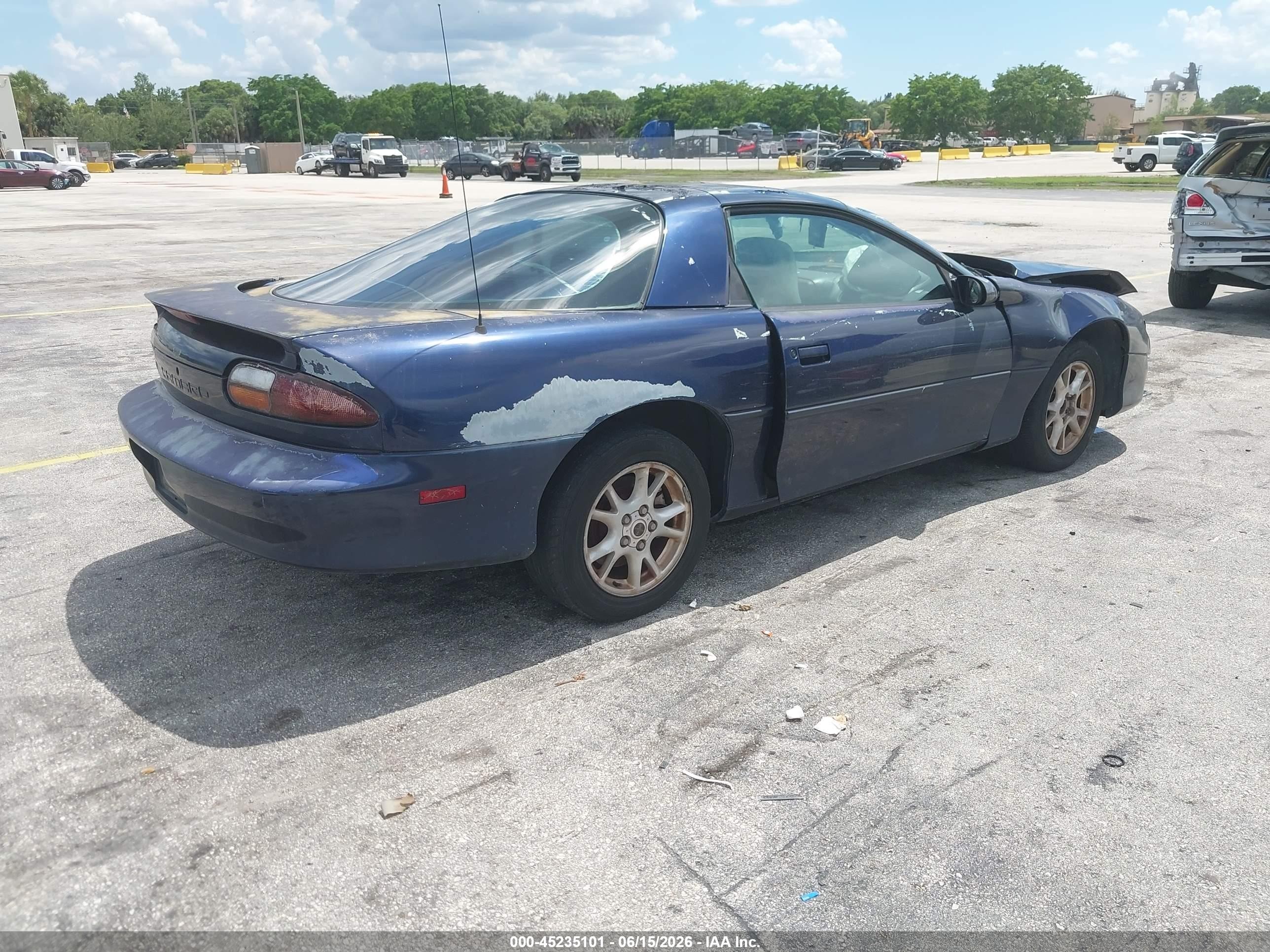 2000 Chevrolet Camaro   Blue vin: 2G1FP22K2Y2128954