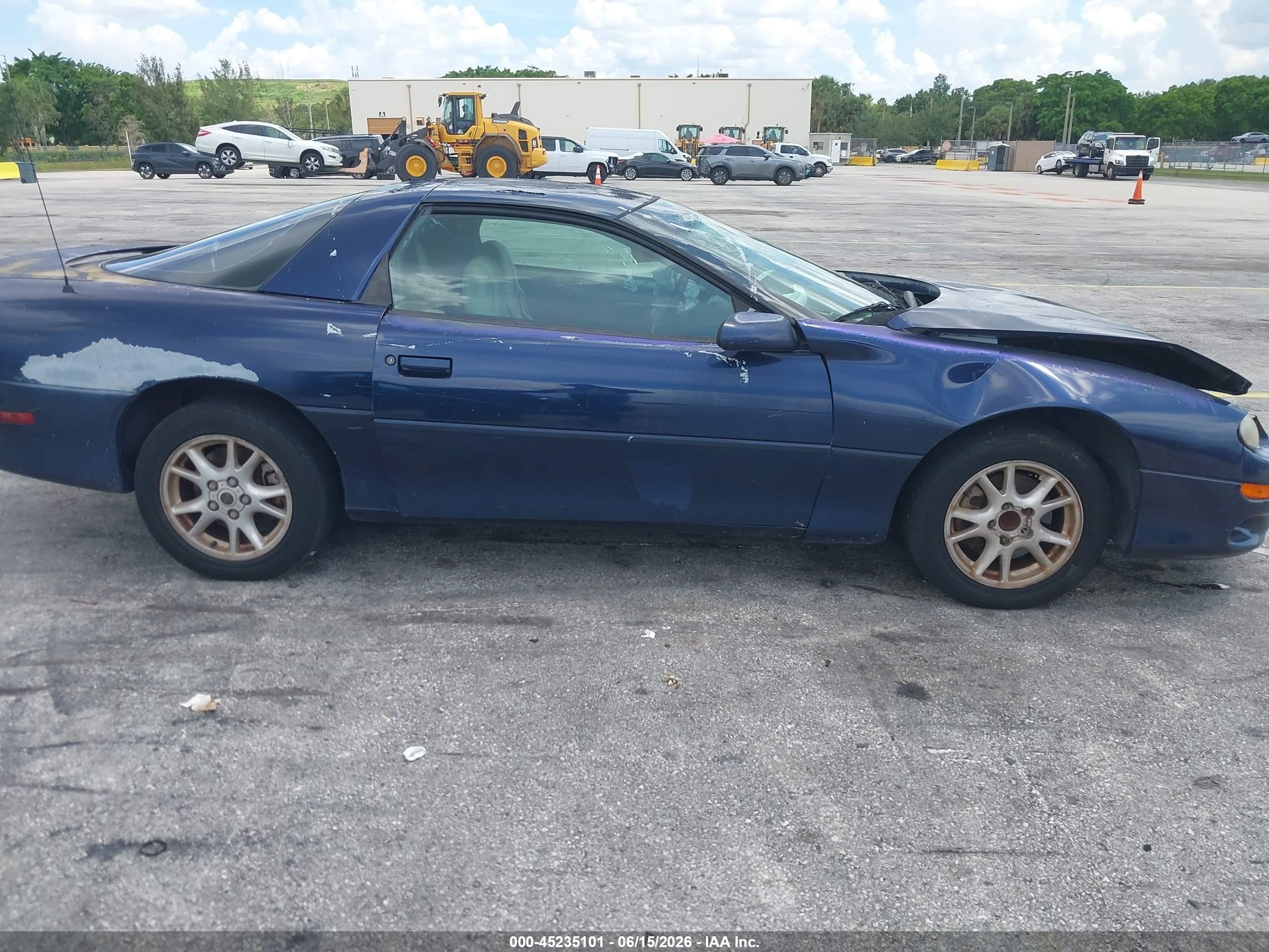2000 Chevrolet Camaro   Blue vin: 2G1FP22K2Y2128954