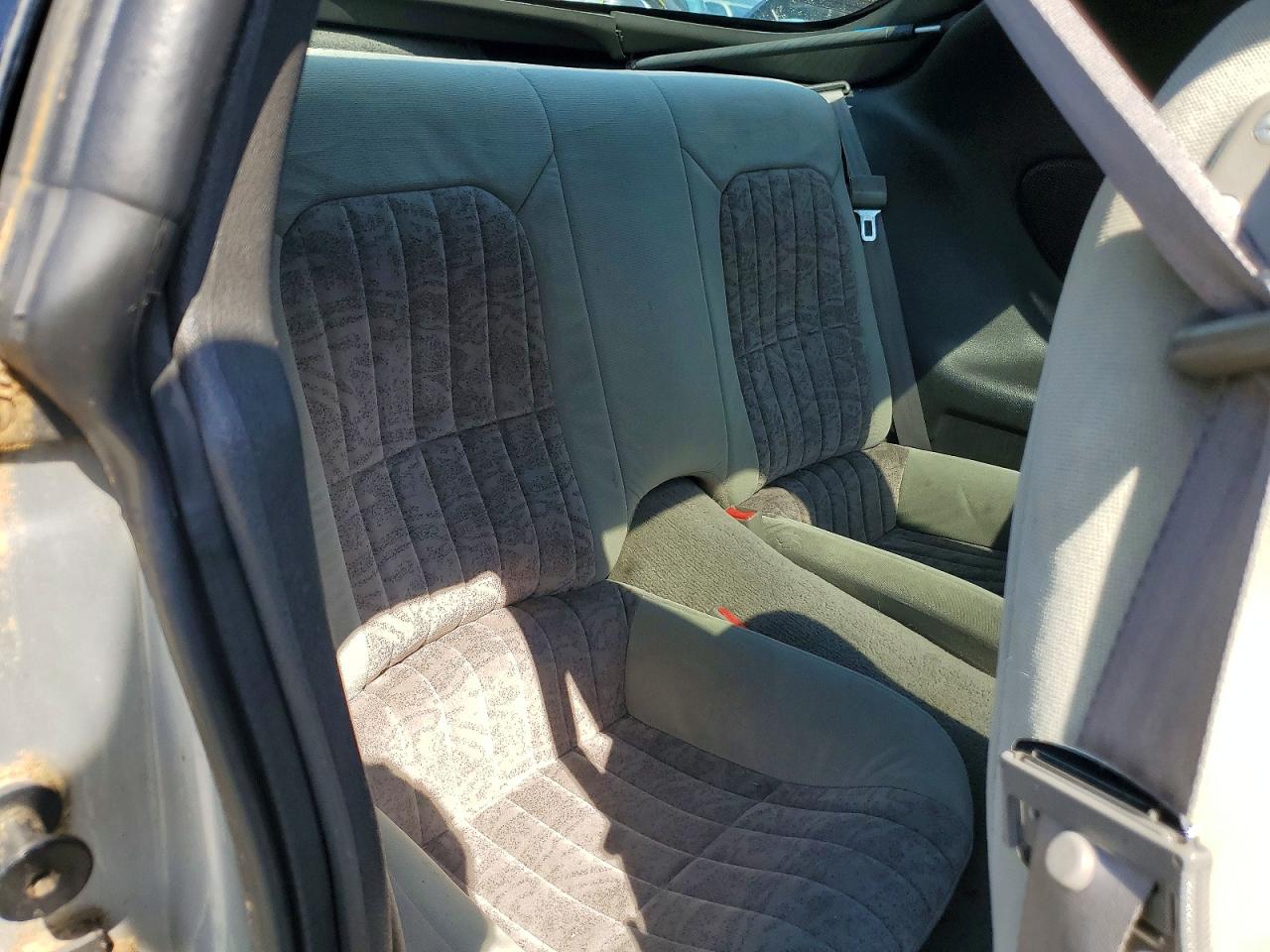 2000 Chevrolet Camaro Серебряный vin: 2G1FP22K2Y2141719
