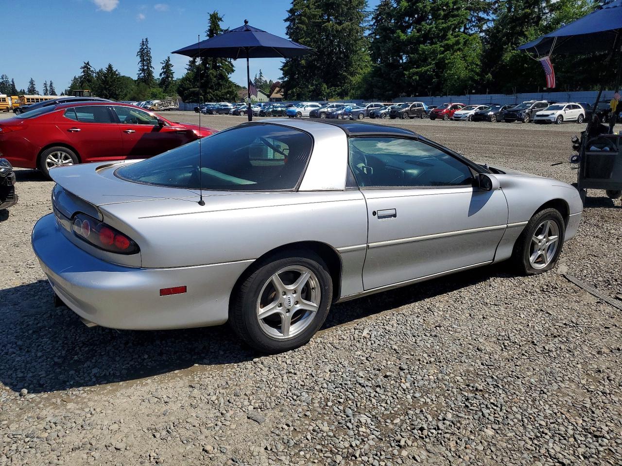 2000 Chevrolet Camaro Серебряный vin: 2G1FP22K2Y2141719