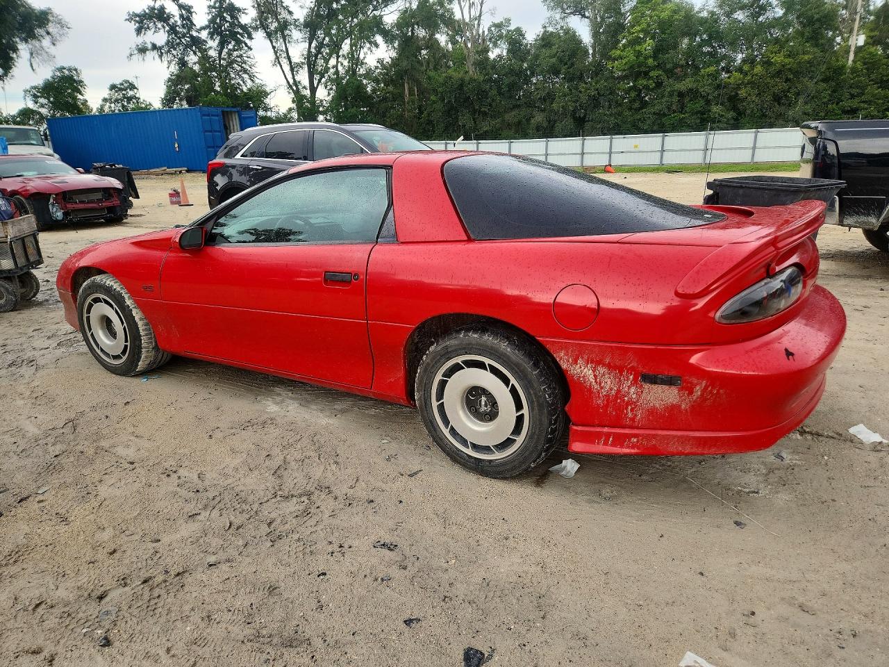 1997 Chevrolet Camaro Base Красный vin: 2G1FP22K3V2109955