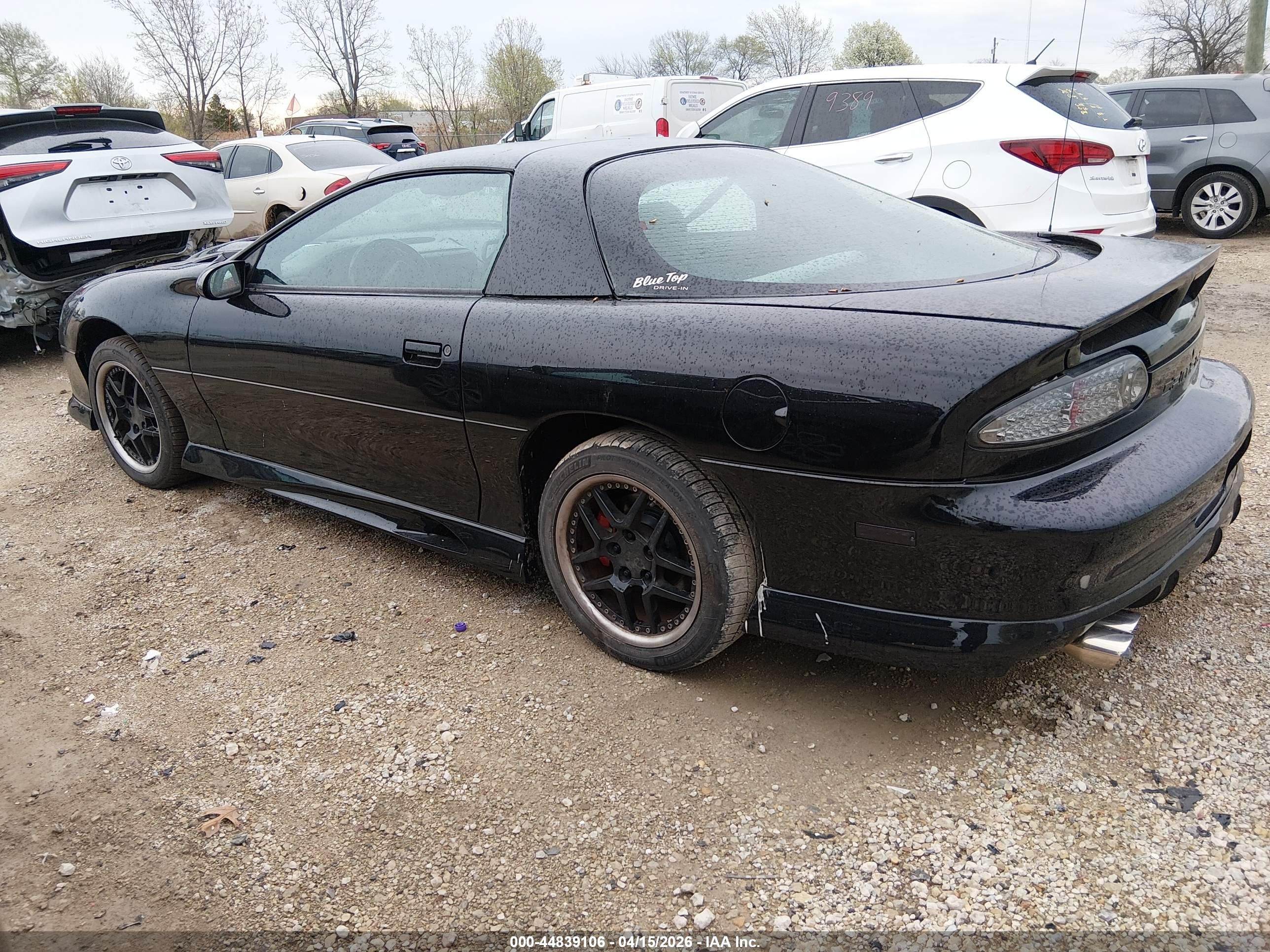 1999 Chevrolet Camaro   Черный vin: 2G1FP22K3X2107111