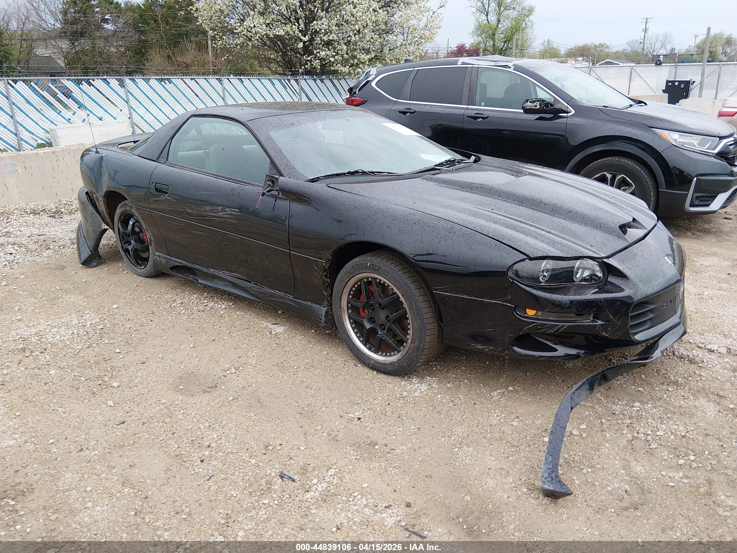 1999 Chevrolet Camaro   Черный vin: 2G1FP22K3X2107111