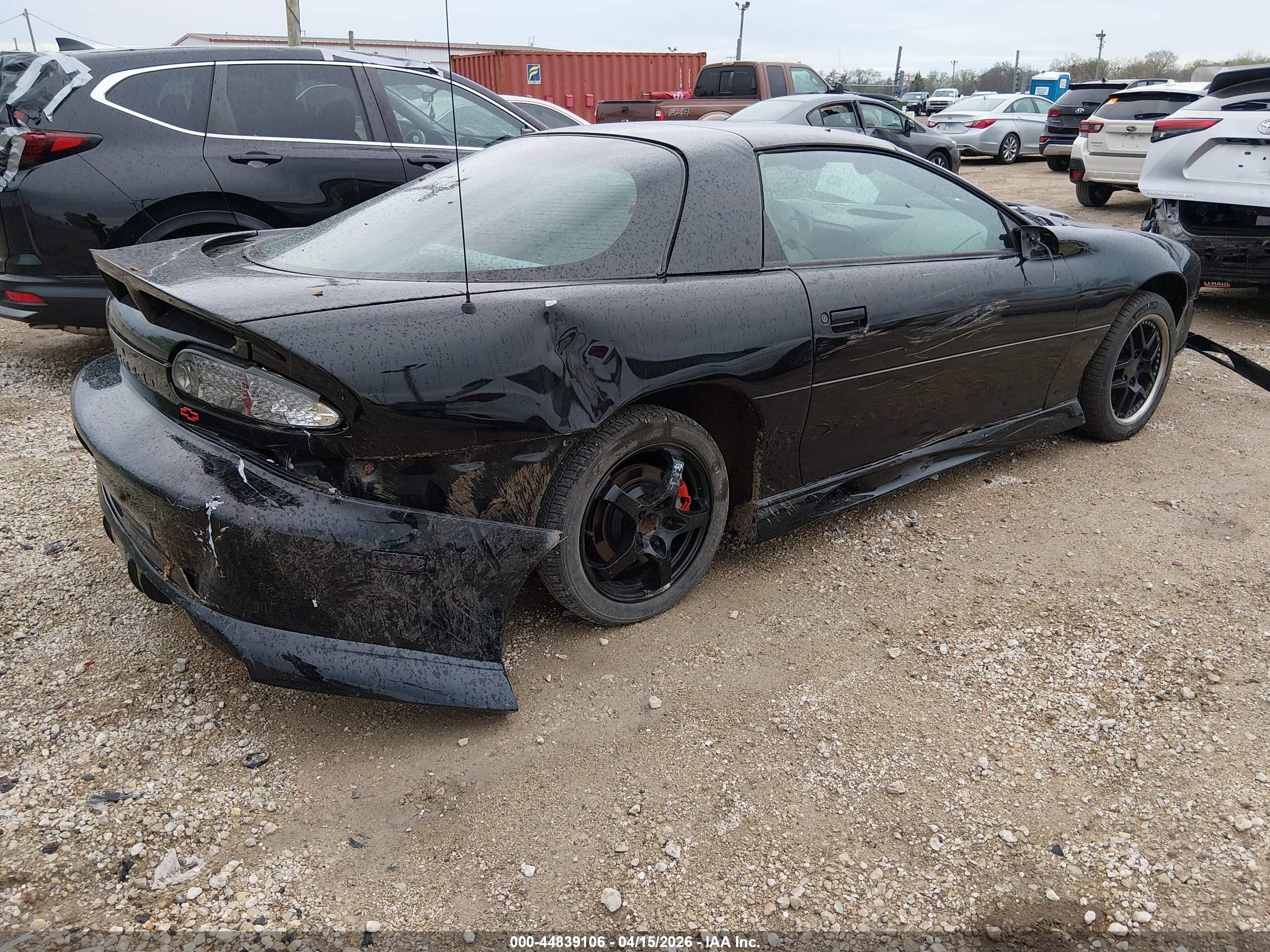 1999 Chevrolet Camaro   Черный vin: 2G1FP22K3X2107111