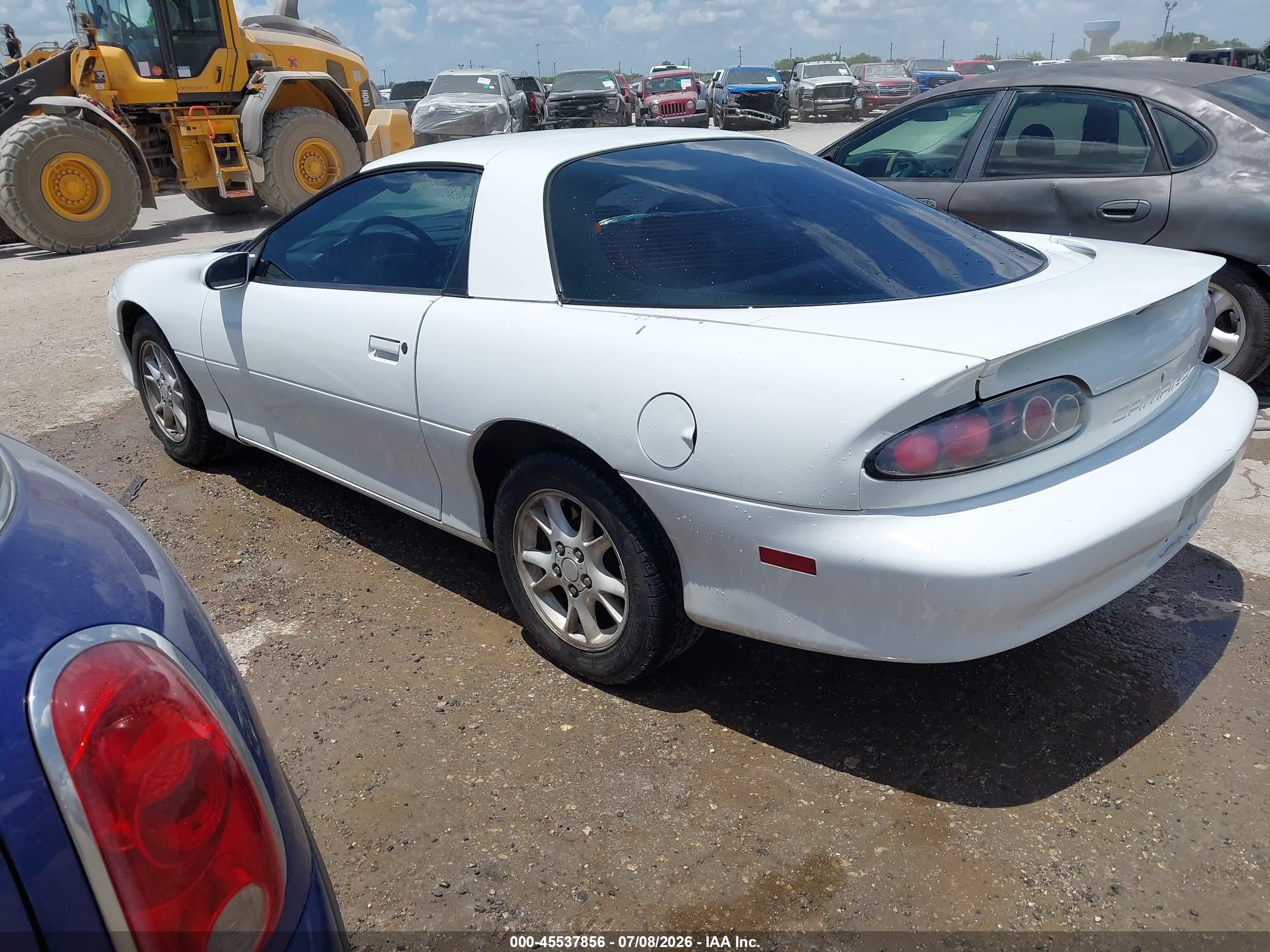 2002 Chevrolet Camaro   White vin: 2G1FP22K422137274