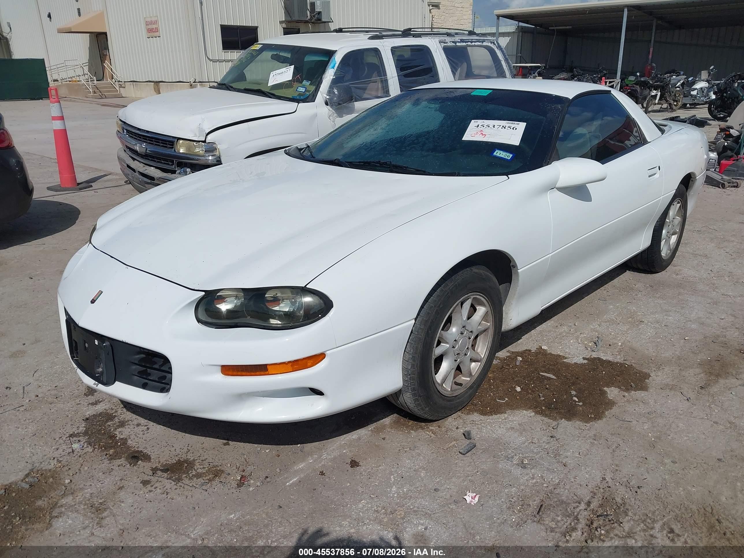 2002 Chevrolet Camaro   White vin: 2G1FP22K422137274