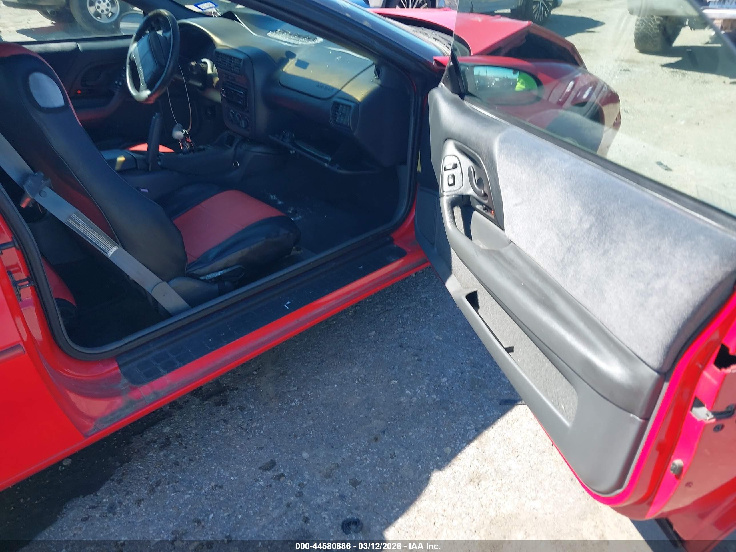1997 Chevrolet Camaro   Red vin: 2G1FP22K4V2126781