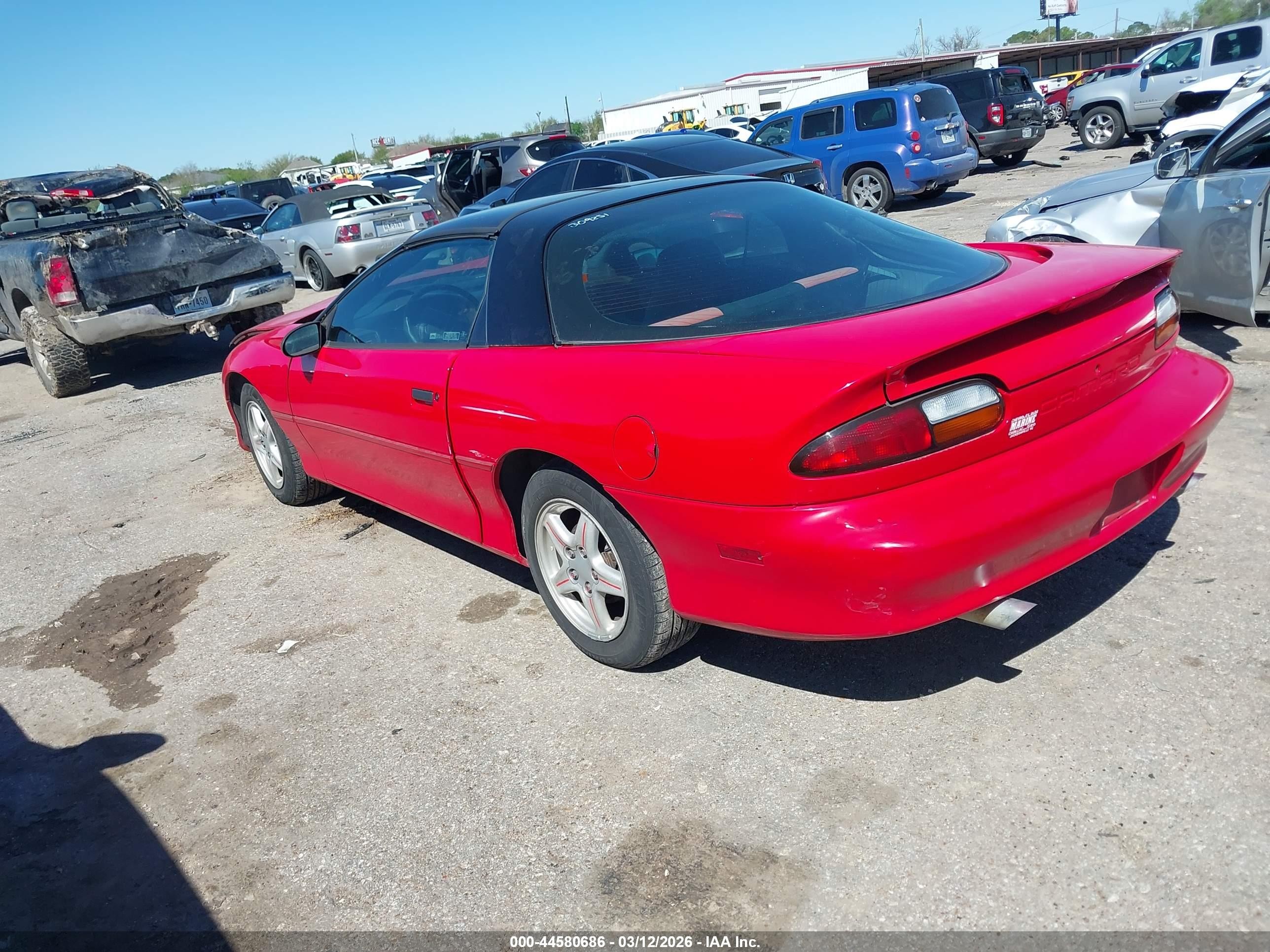 1997 Chevrolet Camaro   Red vin: 2G1FP22K4V2126781