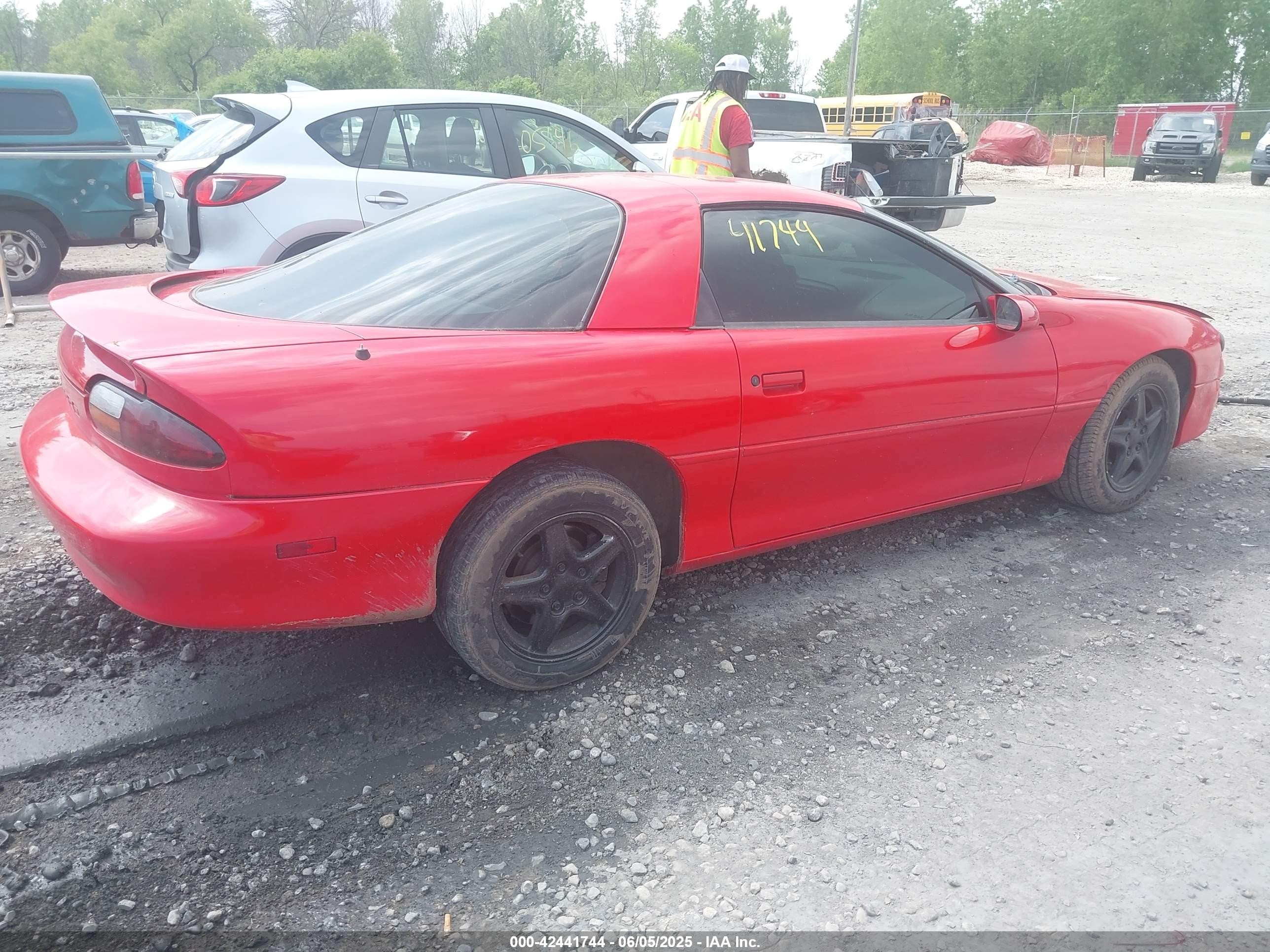 1999 Chevrolet Camaro   Red vin: 2G1FP22K4X2107196