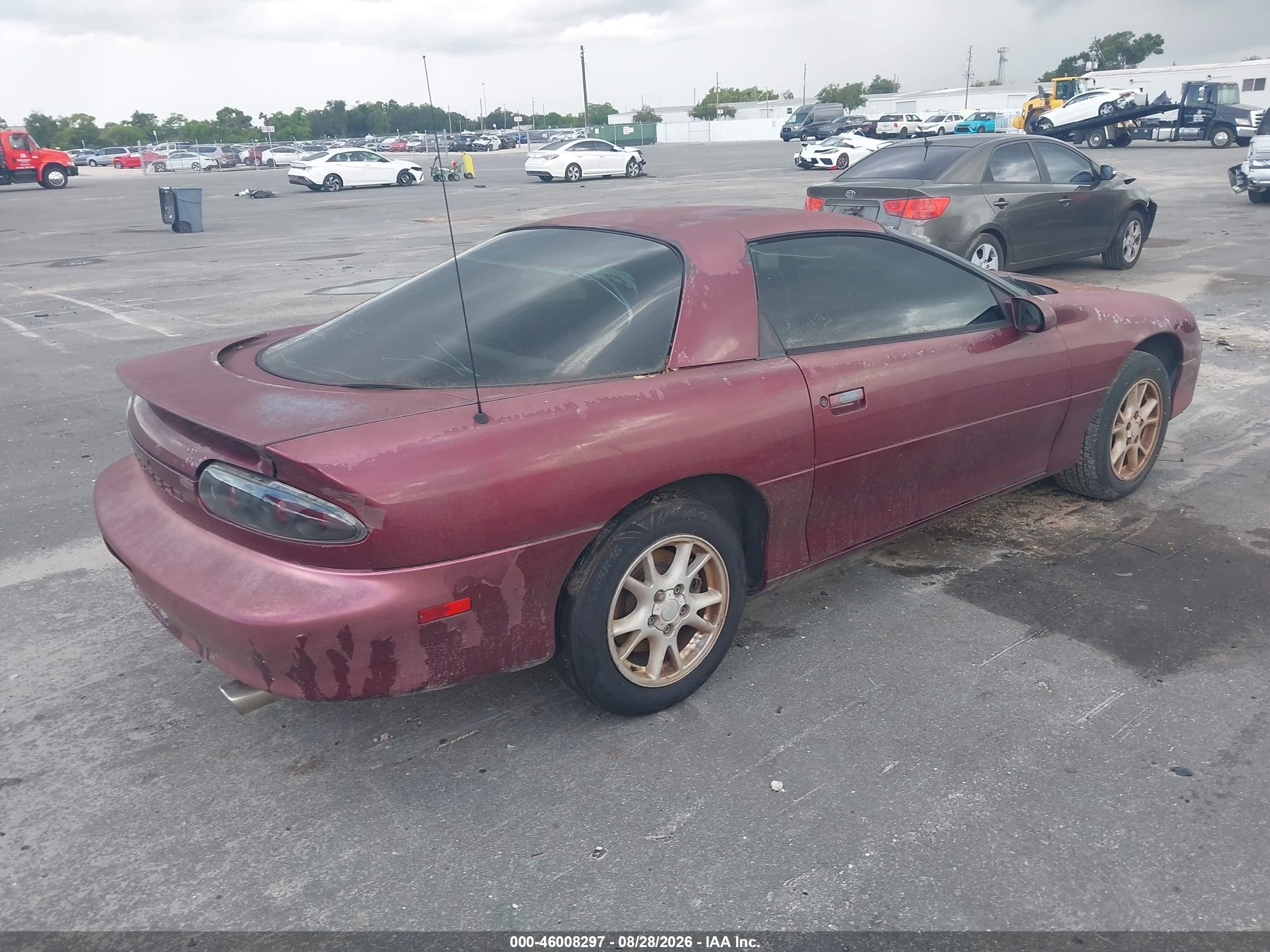 2000 Chevrolet Camaro   Burgundy vin: 2G1FP22K4Y2123111