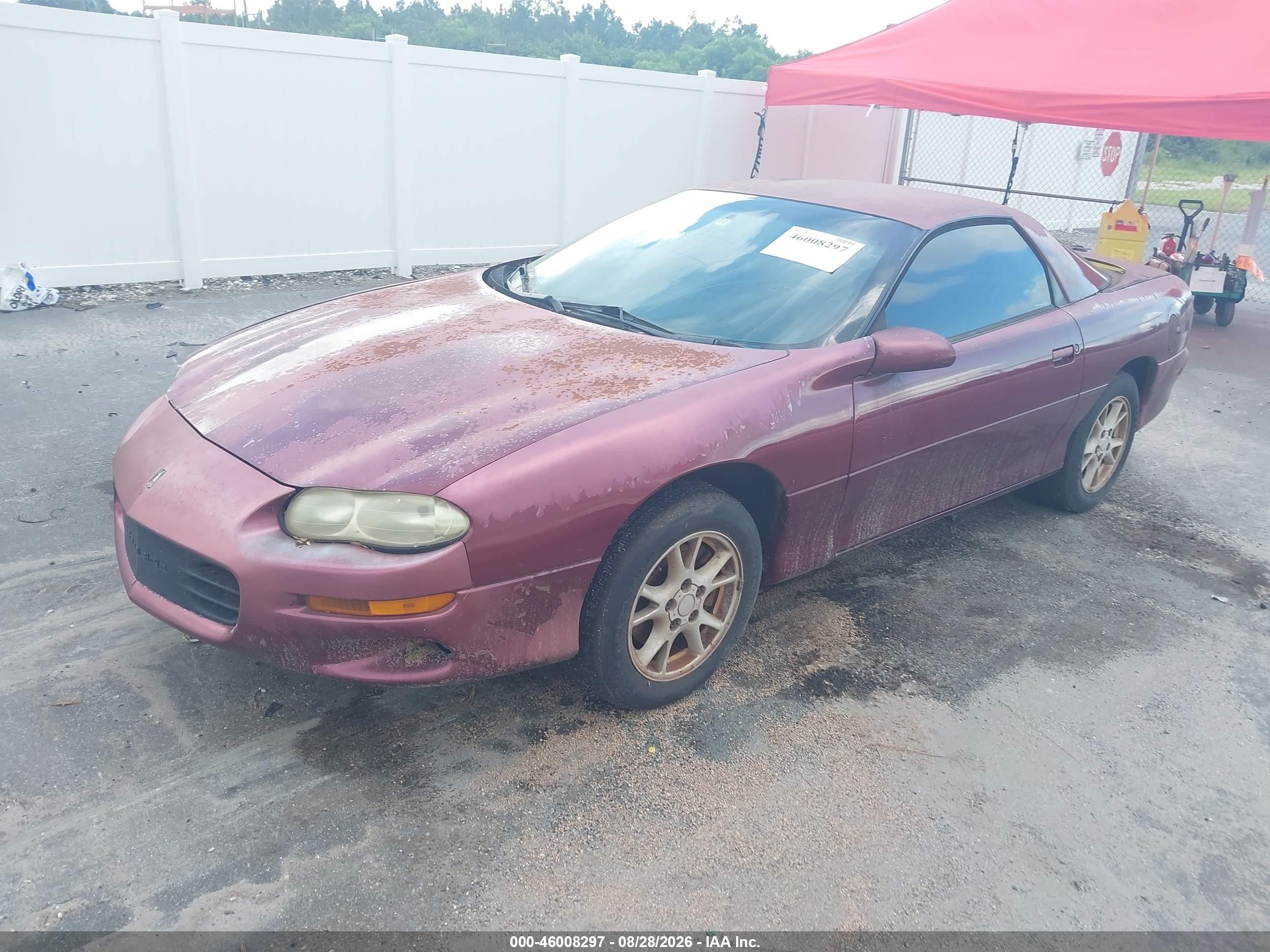 2000 Chevrolet Camaro   Burgundy vin: 2G1FP22K4Y2123111