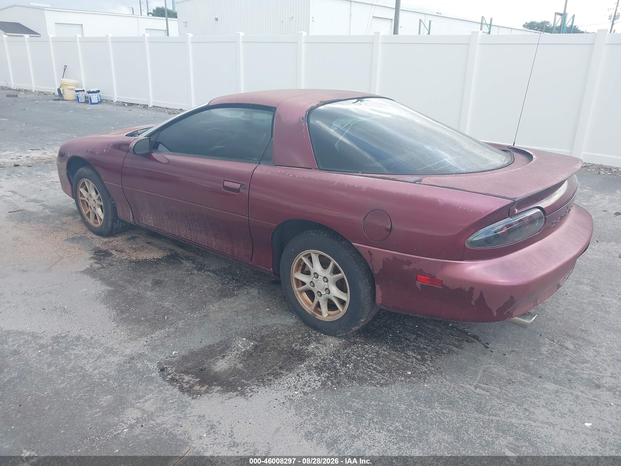2000 Chevrolet Camaro   Burgundy vin: 2G1FP22K4Y2123111