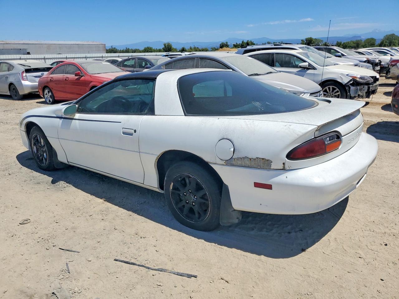 2001 Chevrolet Camaro White vin: 2G1FP22K512131594