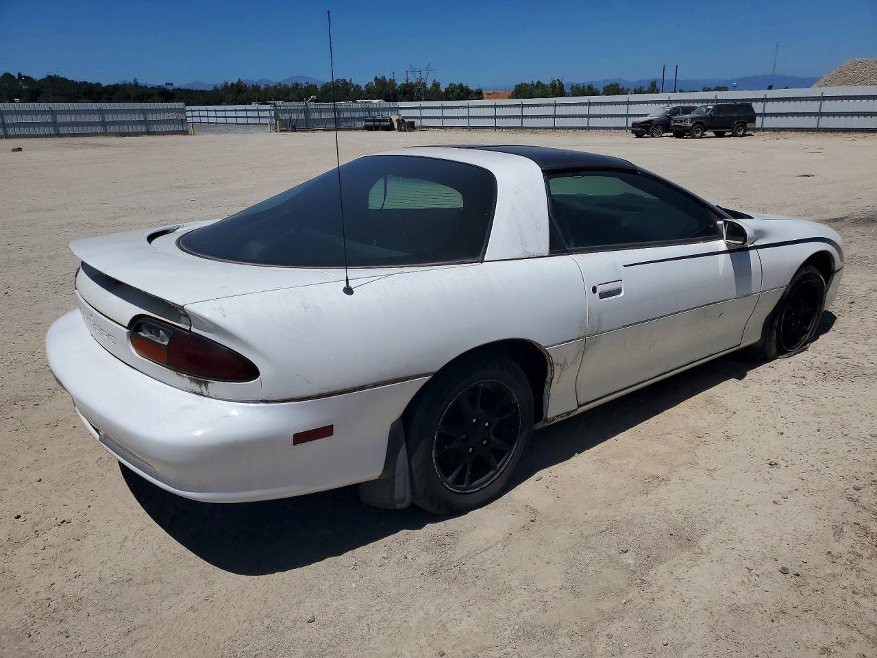 2001 Chevrolet Camaro White vin: 2G1FP22K512131594