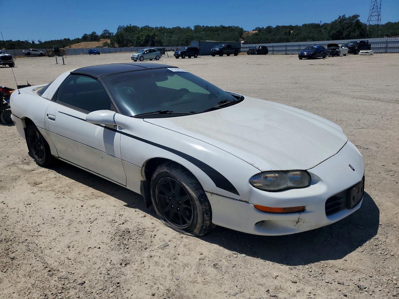 2001 Chevrolet Camaro White vin: 2G1FP22K512131594