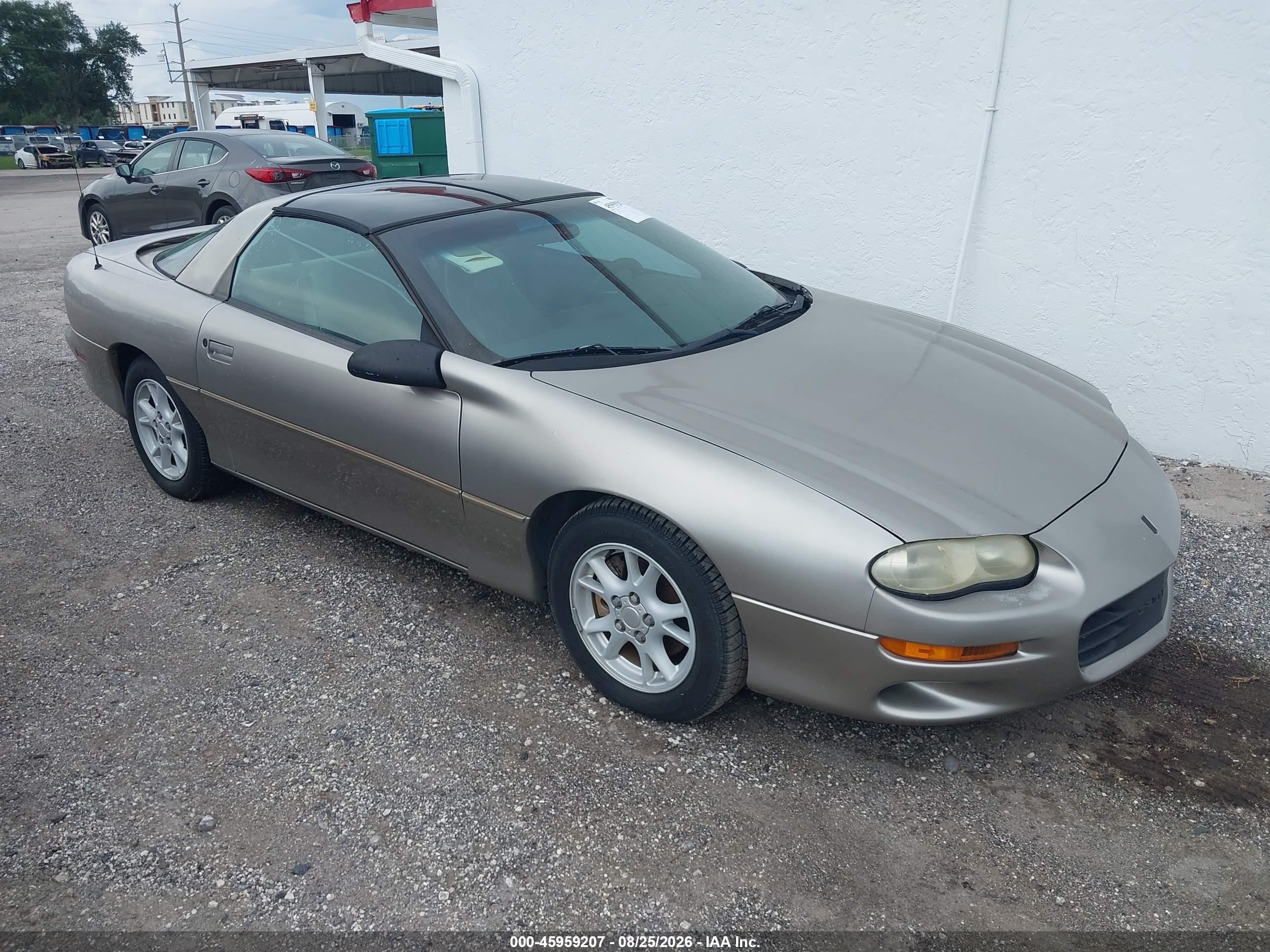 2002 Chevrolet Camaro   Beige vin: 2G1FP22K522136344